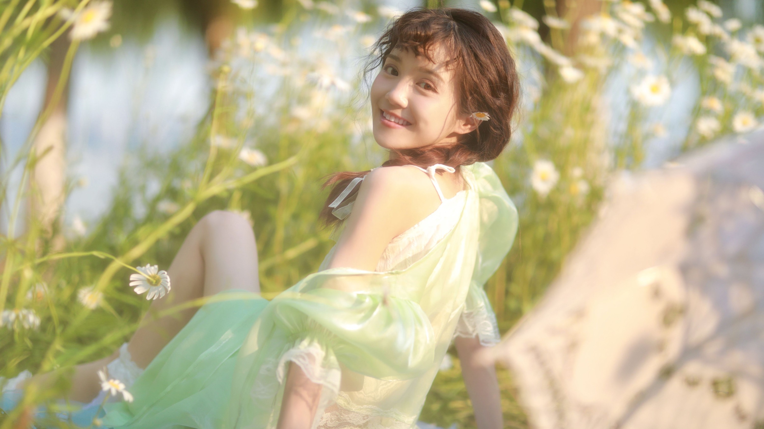 图片[3]-西西 – 《她在光里徜徉》[55P]-COS写真在线网
