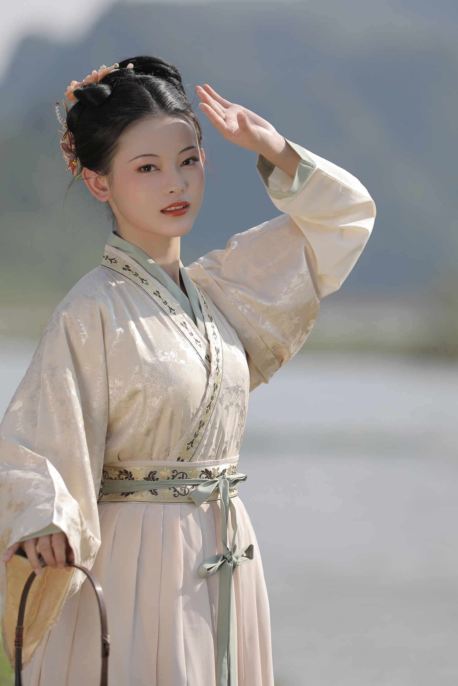 图片[3]-岳红橙黄绿蓝靛紫铮 – 《山水之间 》[22P]-COS写真在线网