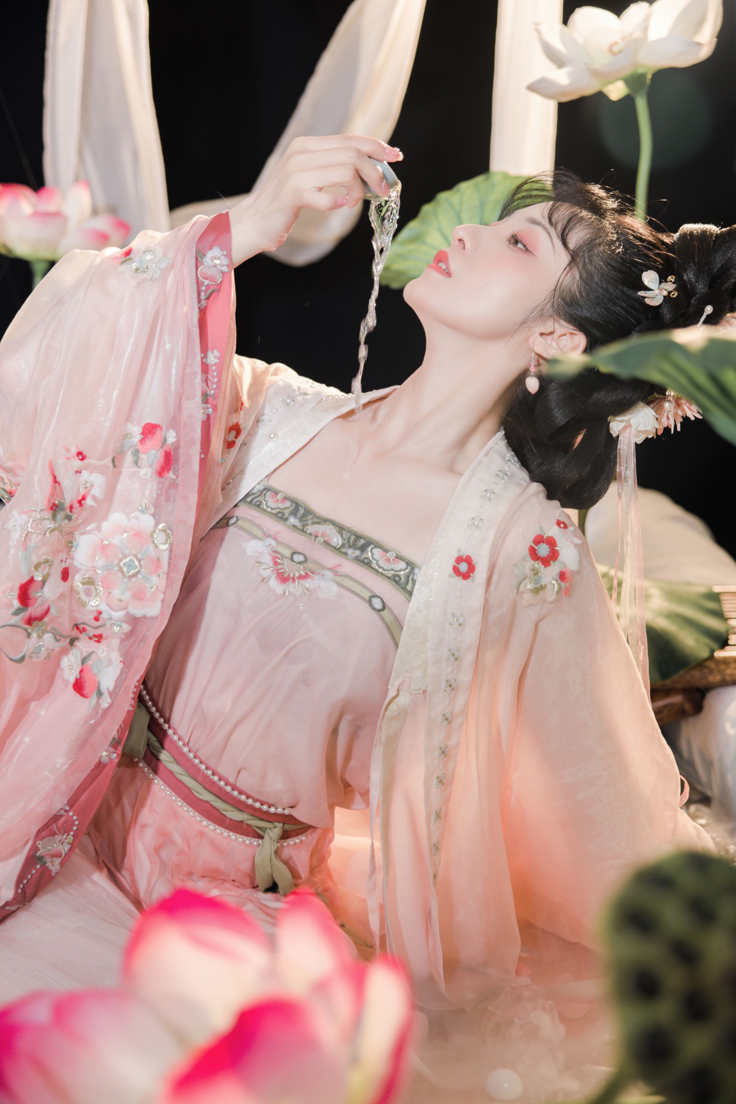 钰子-舞者王钰 – 《水芙蓉》[28P] - 秀人网免费无水印在线套图写真