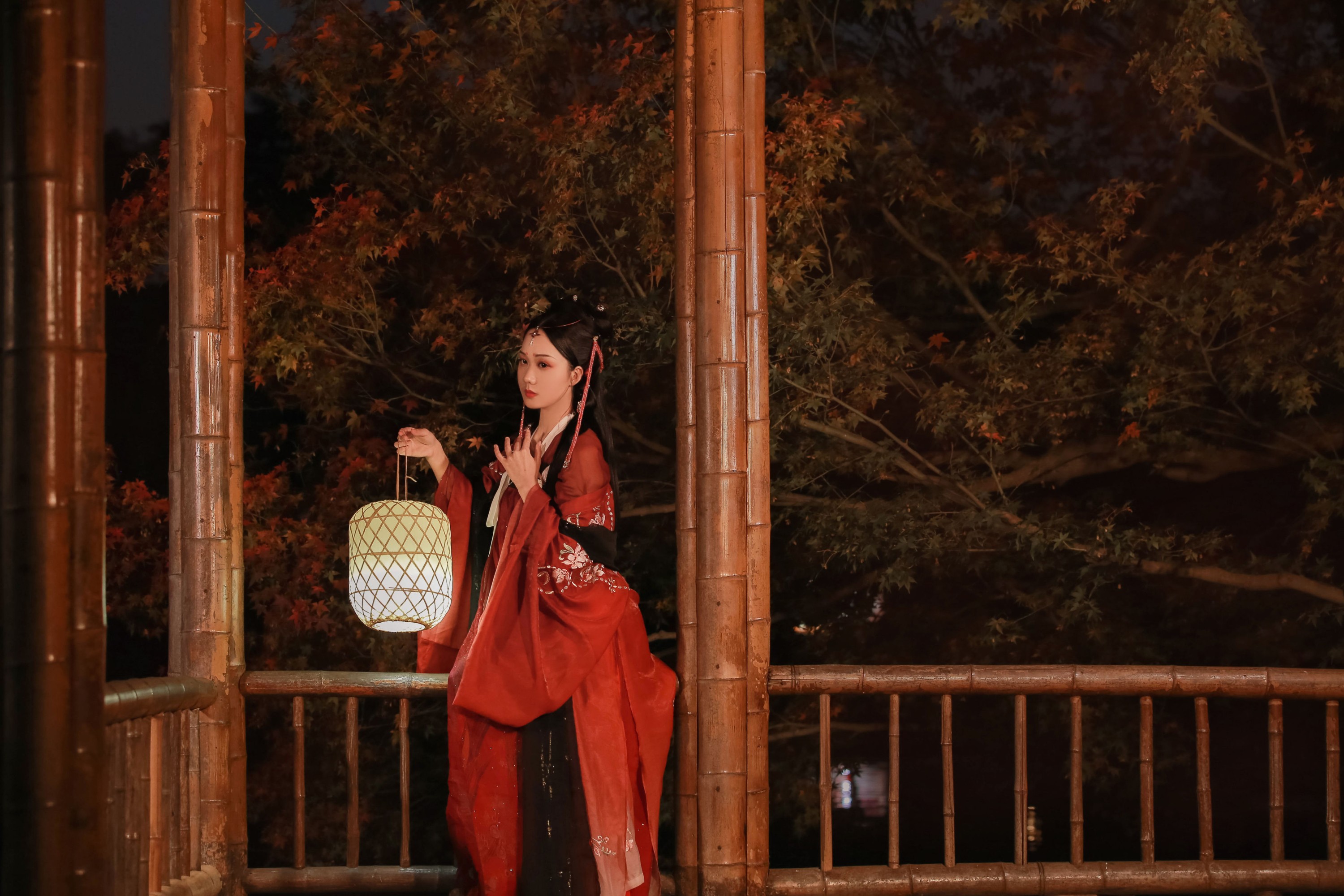 甲涟鱼鱼 – 《红罗意》[22P] - 秀人网免费无水印在线套图写真