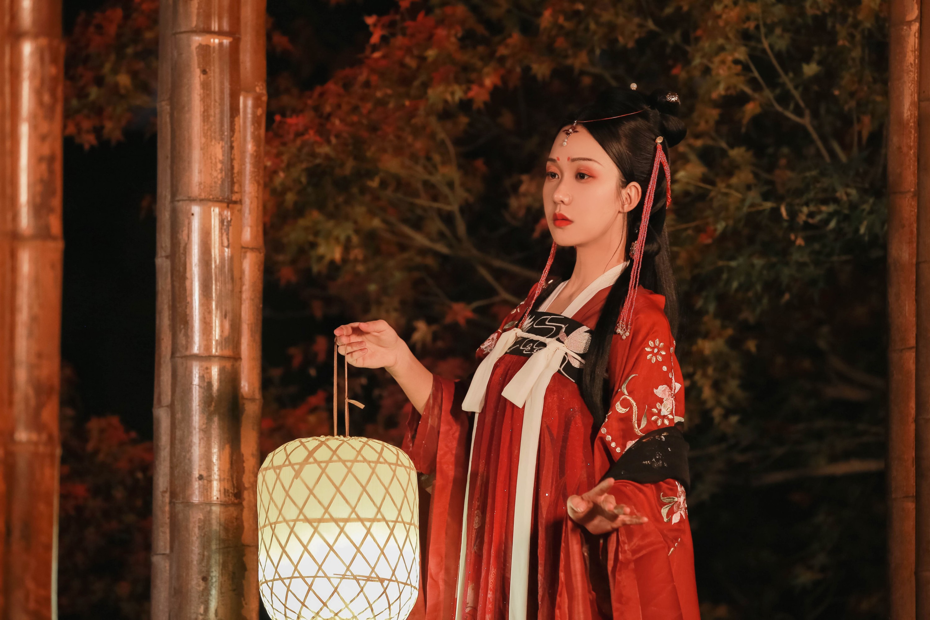 甲涟鱼鱼 – 《红罗意》[22P] - 秀人网免费无水印在线套图写真