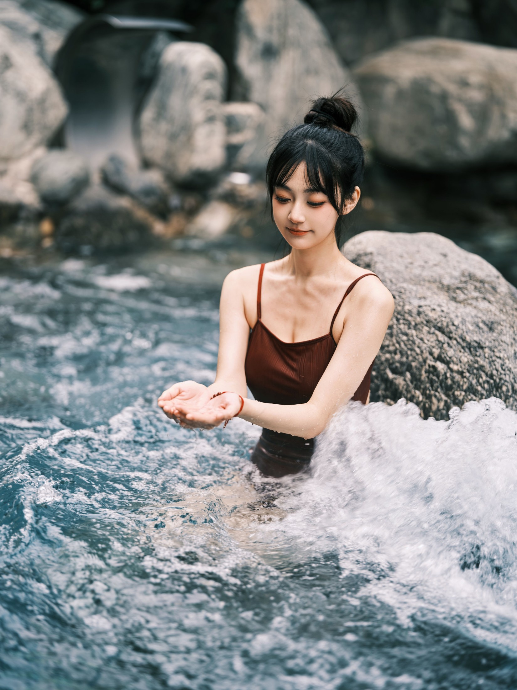 图片[5]-飞鸟咕咕- – 《温泉红》[44P]-COS写真在线网