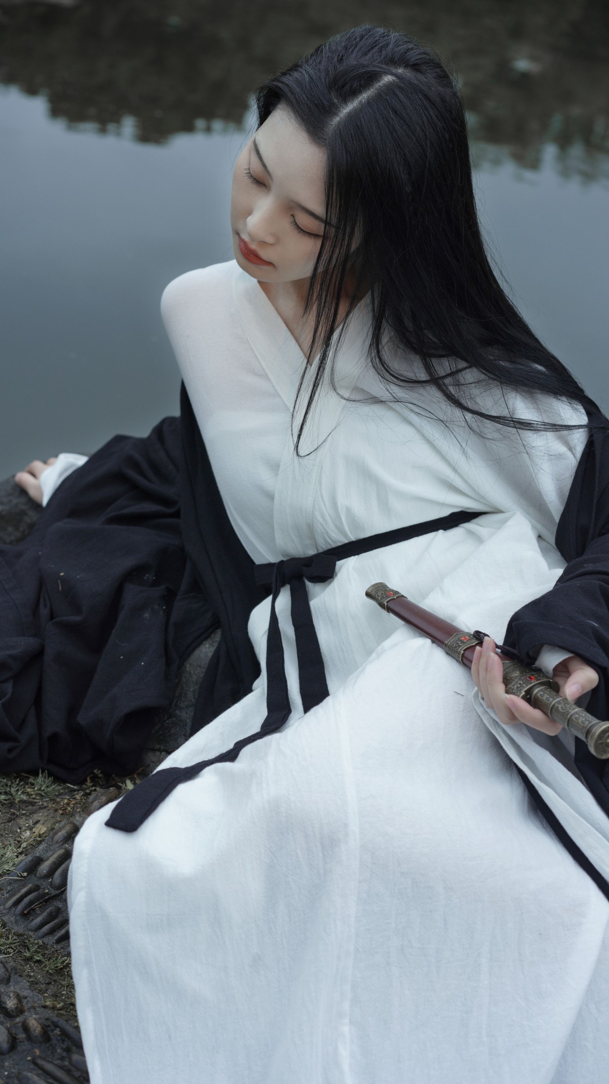 图片[4]-爱探险的夏商周 – 《清冷三月》[32P]-COS写真在线网