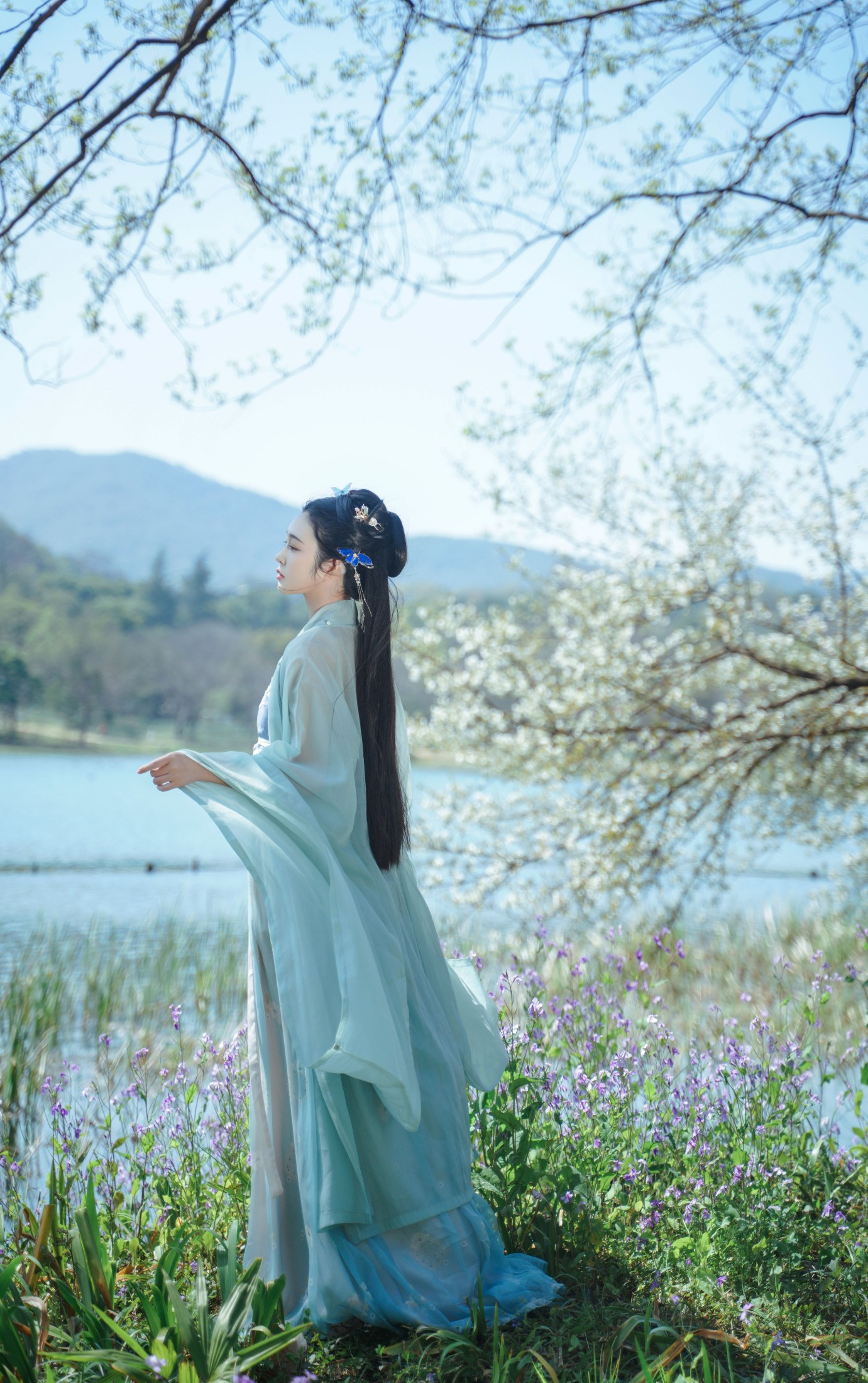 爱探险的夏商周 – 《风动》[24P] - 秀人网免费无水印在线套图写真