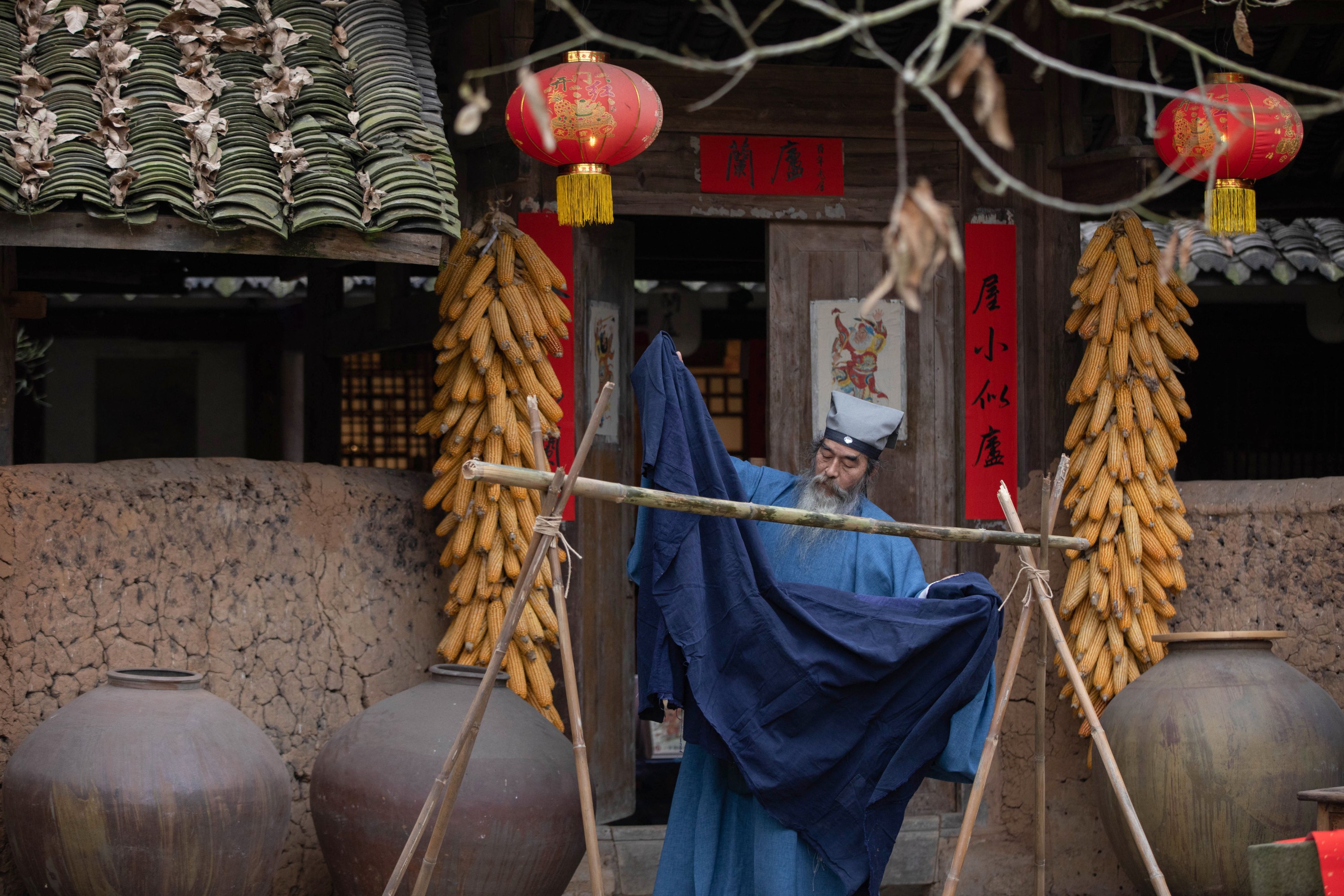 图片[4]-一方伊人yi 杰桑桑桑_ 汉服爷爷云中鹤 – 《做腊肉》[26P]-COS写真在线网