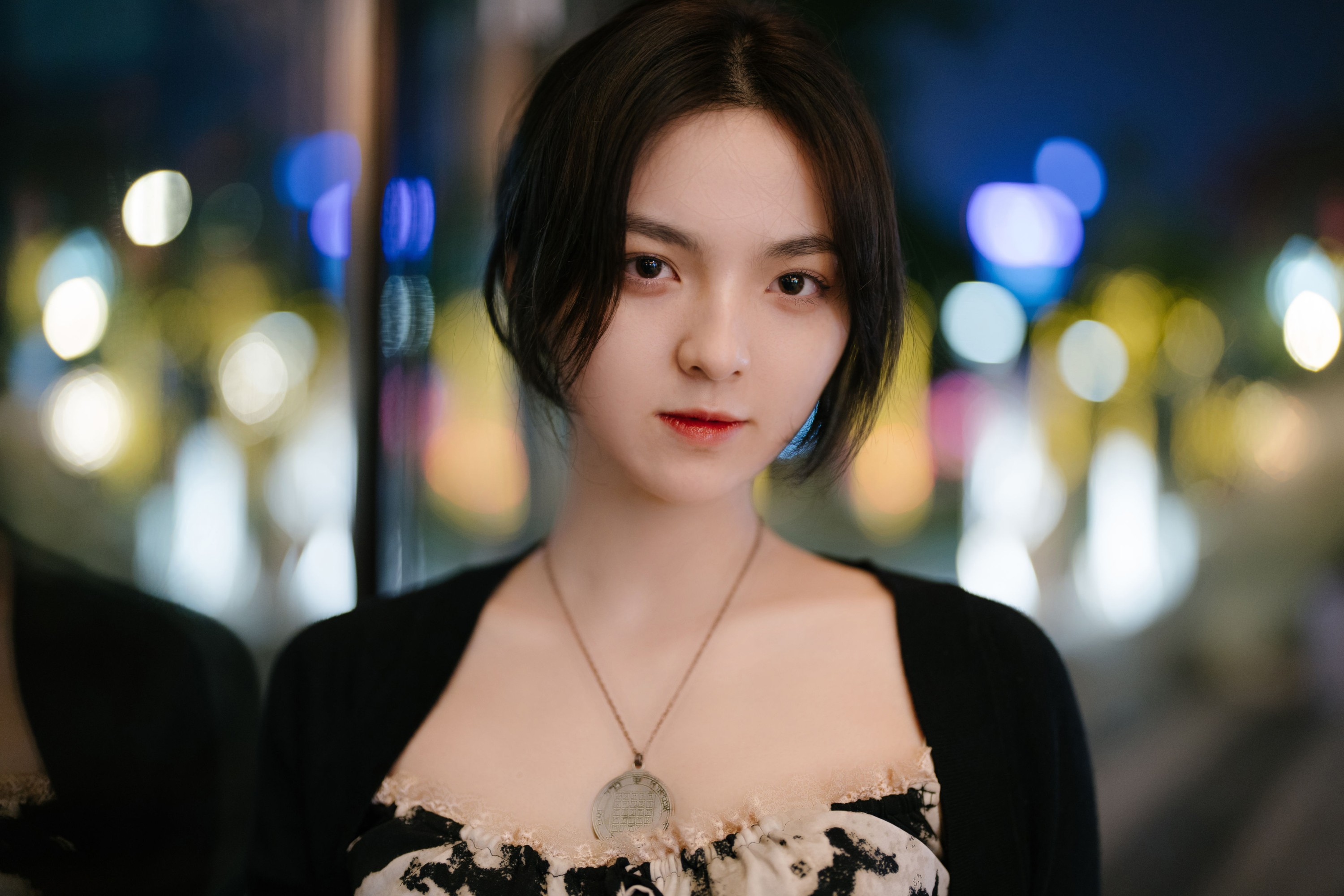 图片[5]-冯玉憬 – 《1.2大光圈下纯自然拍摄的夜景人像》[27P]-COS写真在线网