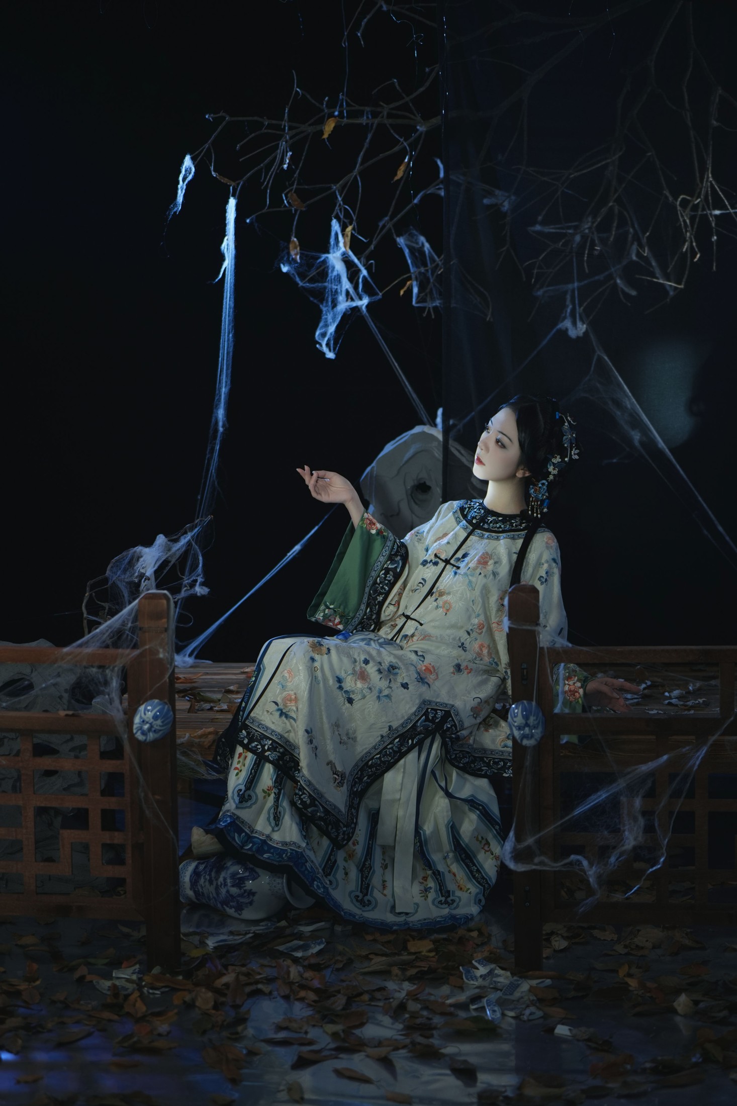 图片[3]-千雪呀 – 《蒙尘的青花瓷》[21P]-COS写真在线网
