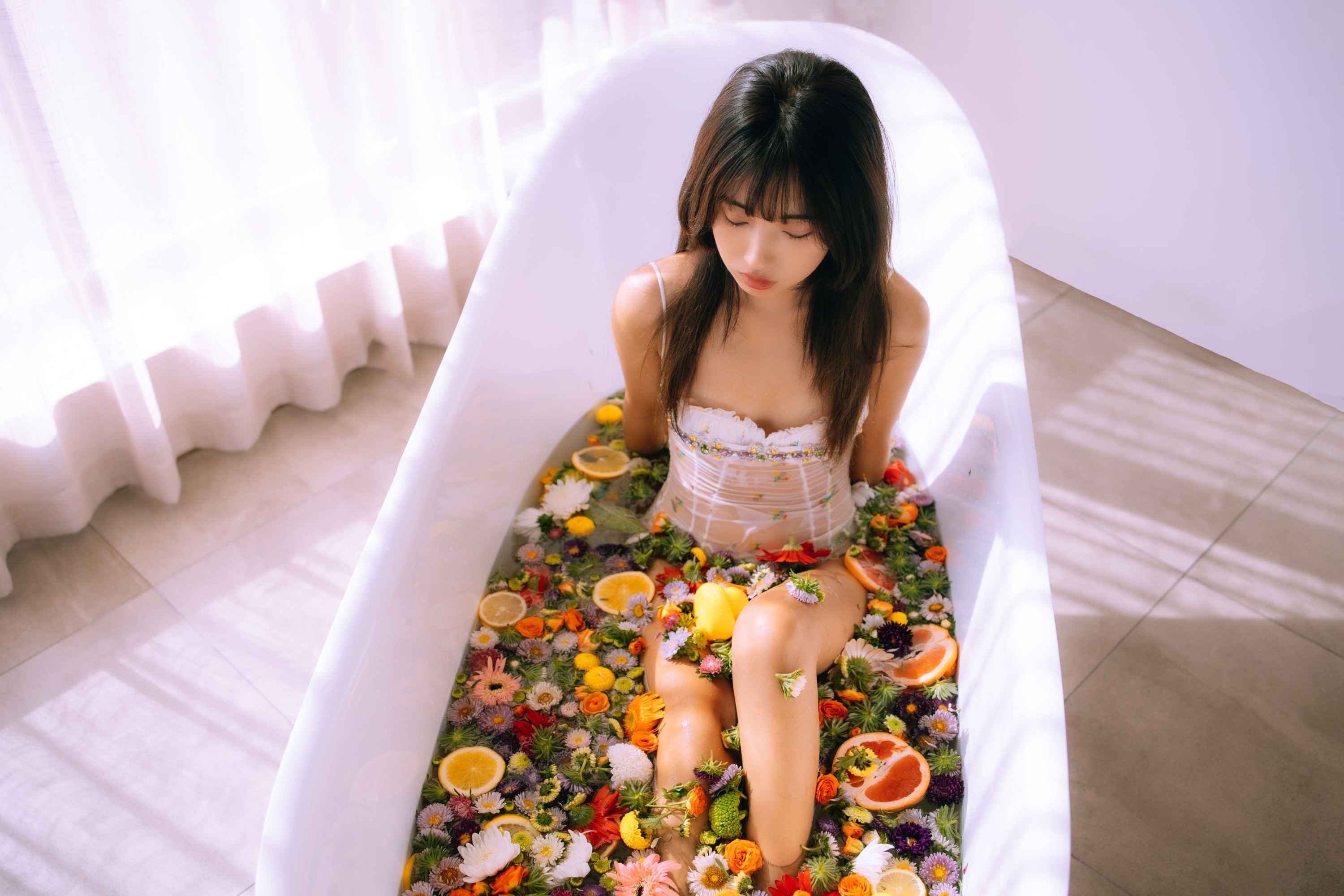 图片[4]-文文 – 《浴缸鲜花少女》[45P]-COS写真在线网