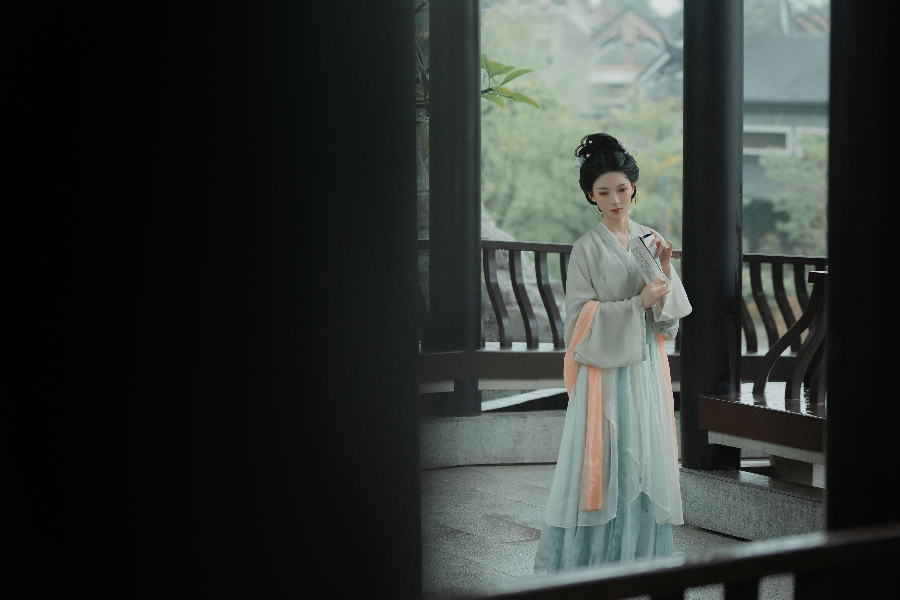 图片[4]-芙蕖尚盈 – 《雨打芭蕉》[26P]-COS写真在线网