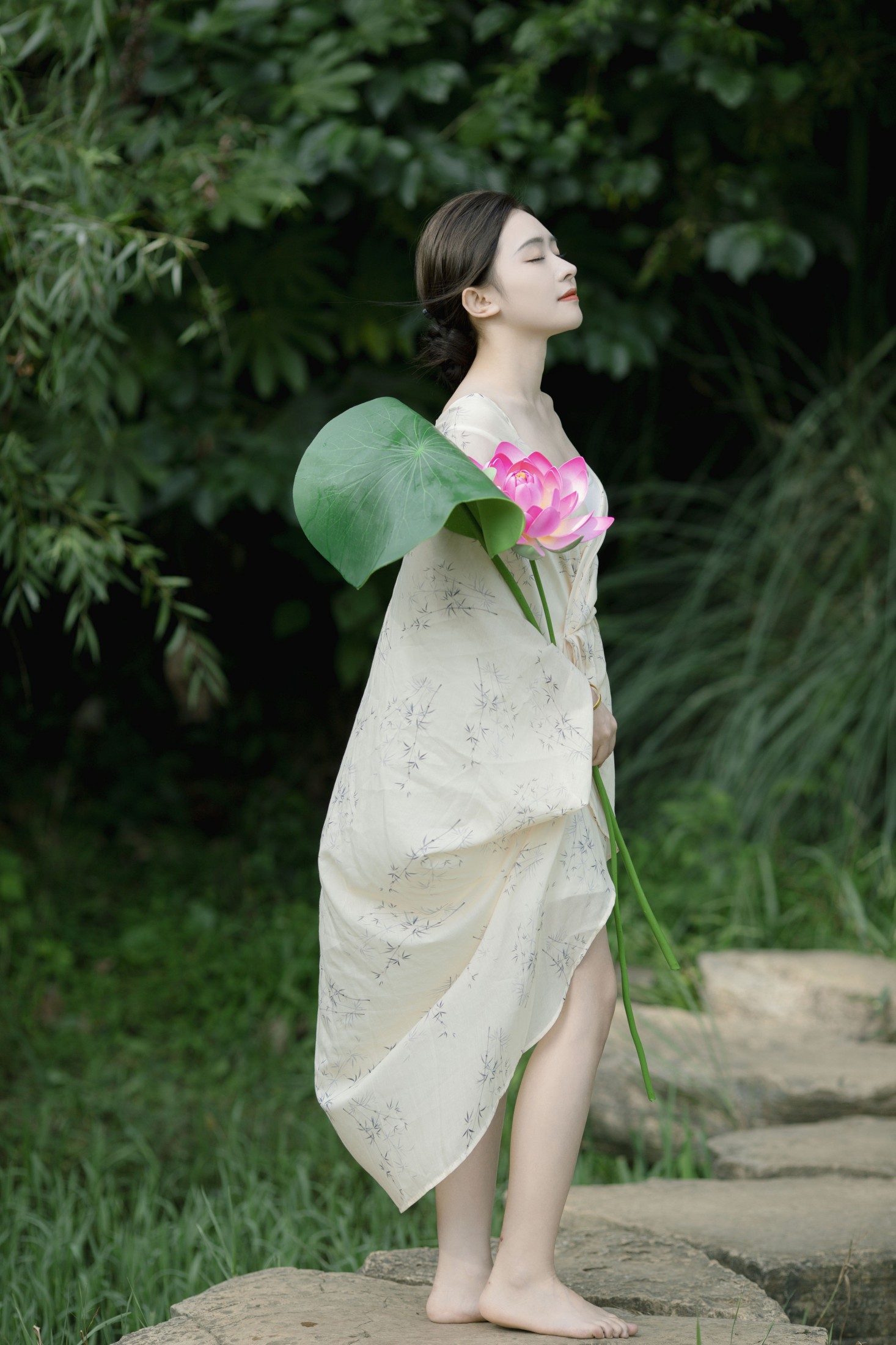 图片[3]-可可多尼 – 《荷塘》[28P]-COS写真在线网