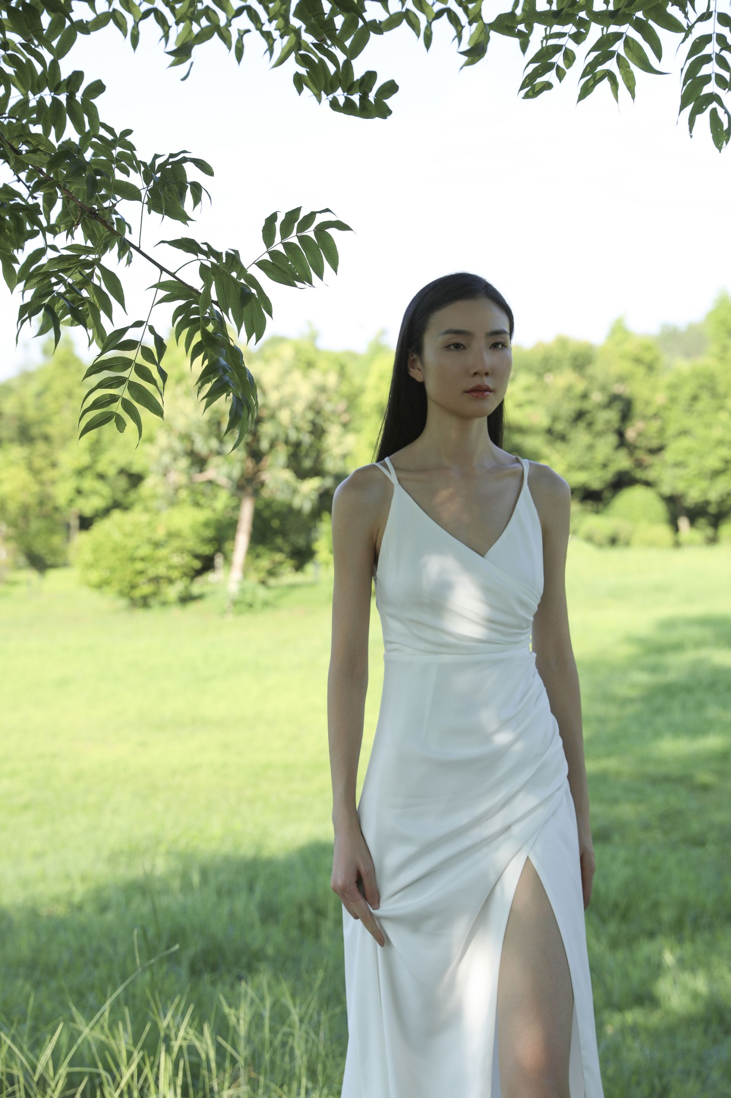 图片[3]-我是小兔 – 《树下》[26P]-COS写真在线网