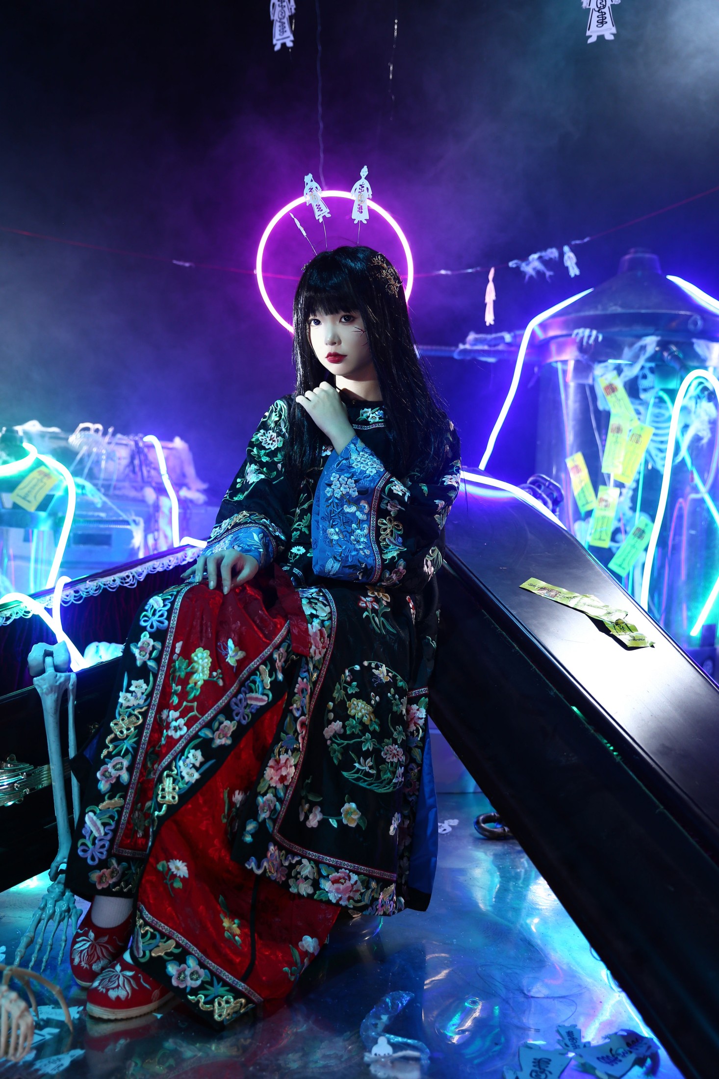 图片[4]-怀里猫ovo – 《赛博朋克岳绮罗》[23P]-COS写真在线网