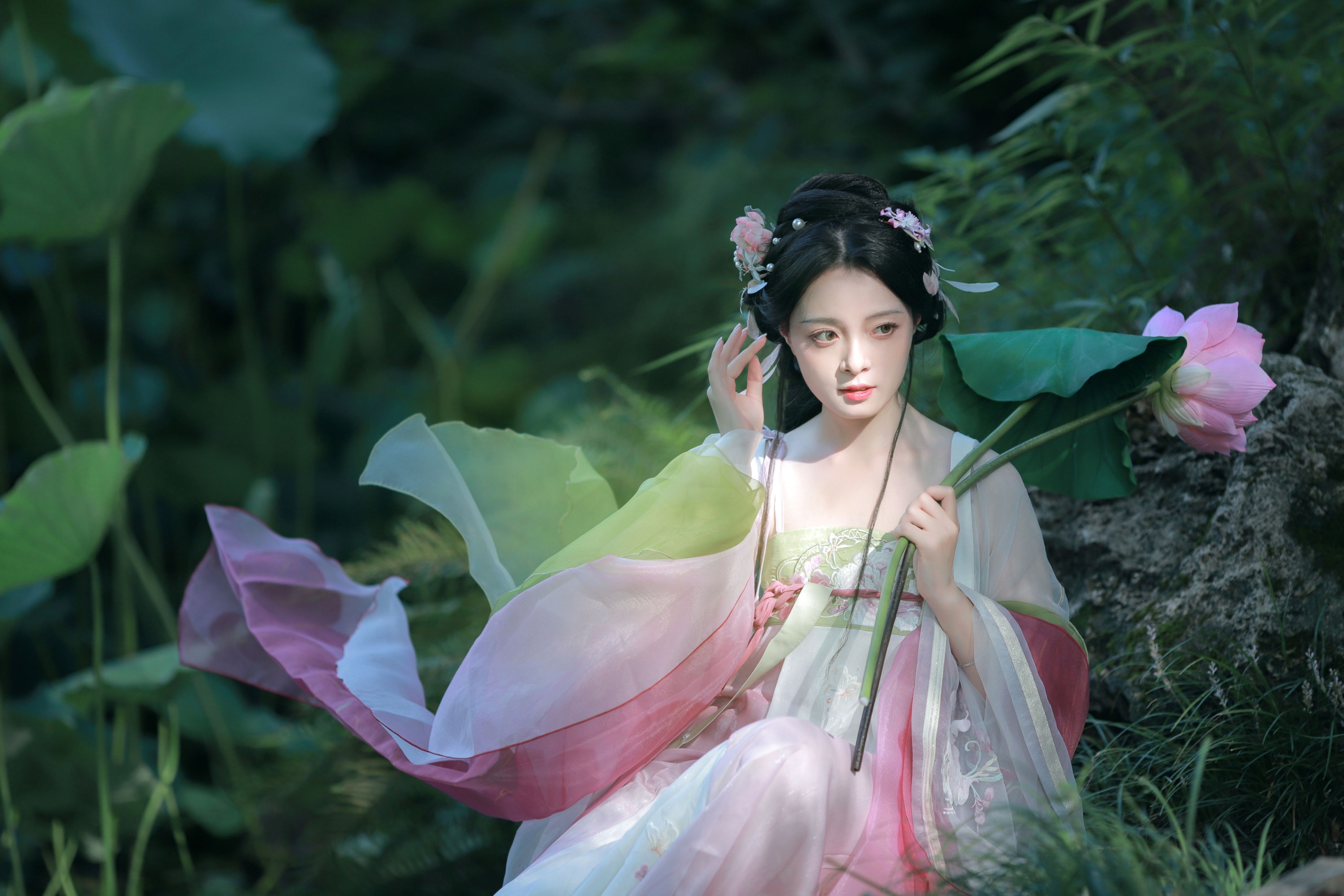图片[4]-岁岁如意 – 《汉服荷花写真》[22P]-COS写真在线网