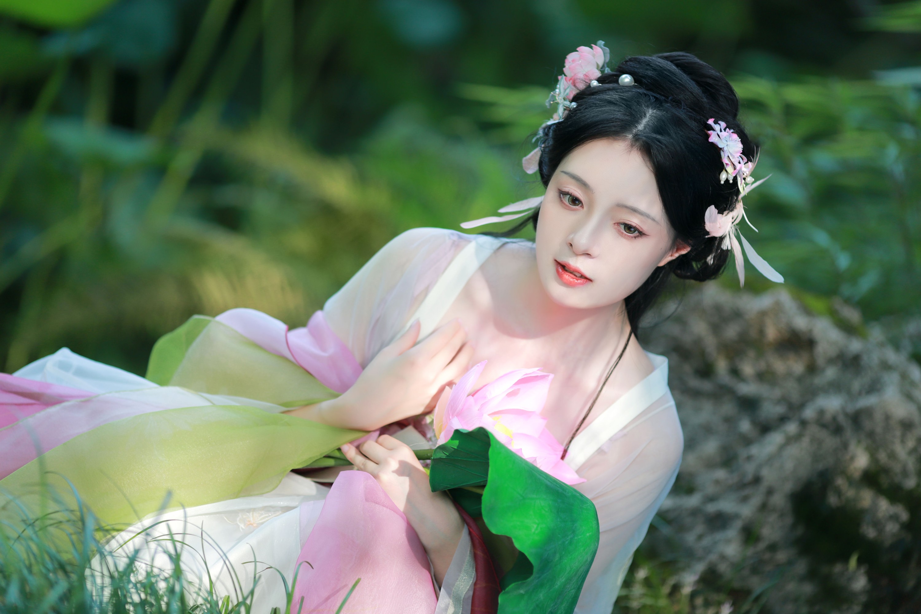 图片[6]-岁岁如意 – 《汉服荷花写真》[22P]-COS写真在线网