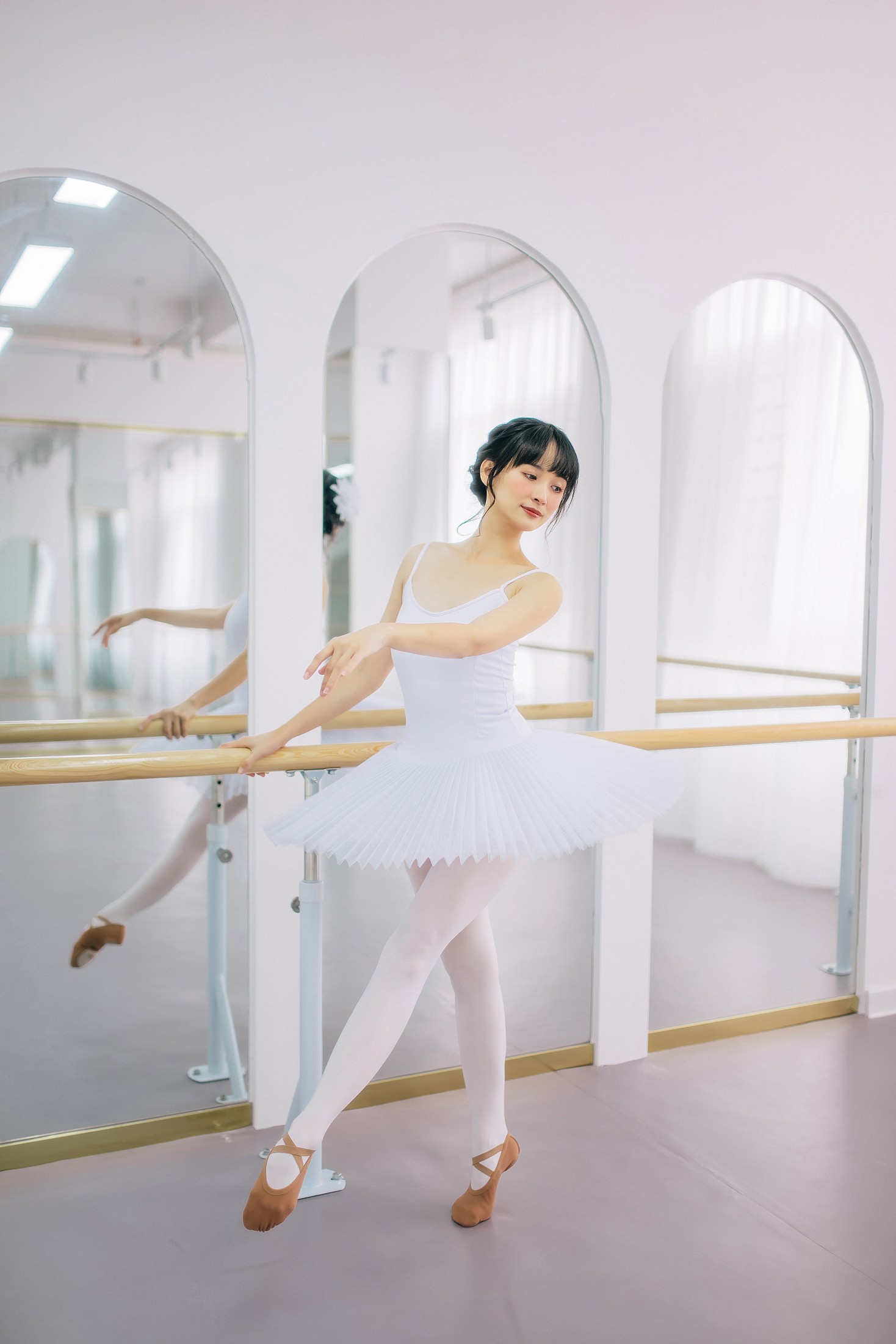 图片[3]-封木木AINY – 《当她踮起脚尖》[51P]-COS写真在线网