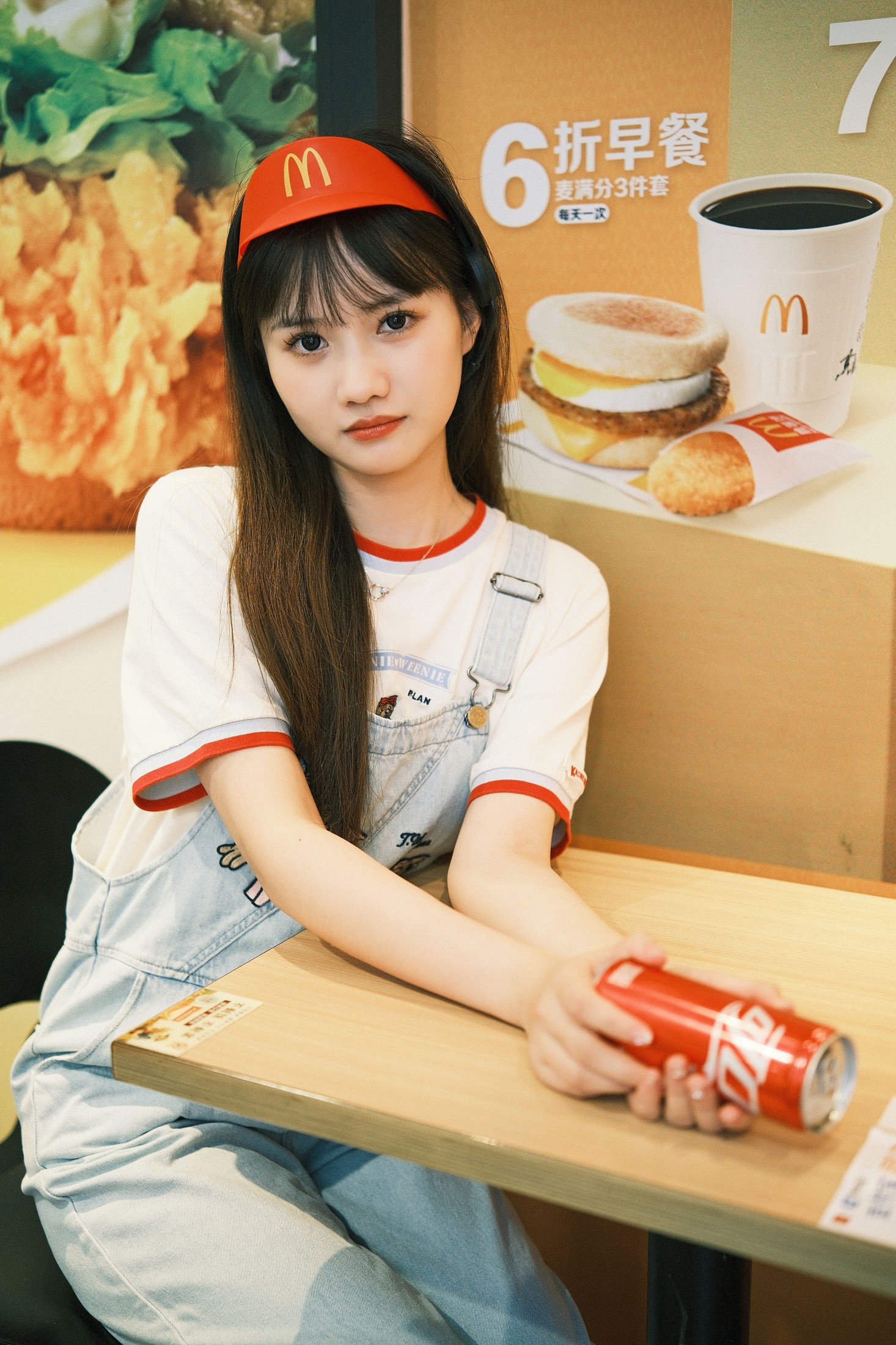 图片[3]-不许翘二郎腿 – 《麦当劳女孩》[23P]-COS写真在线网