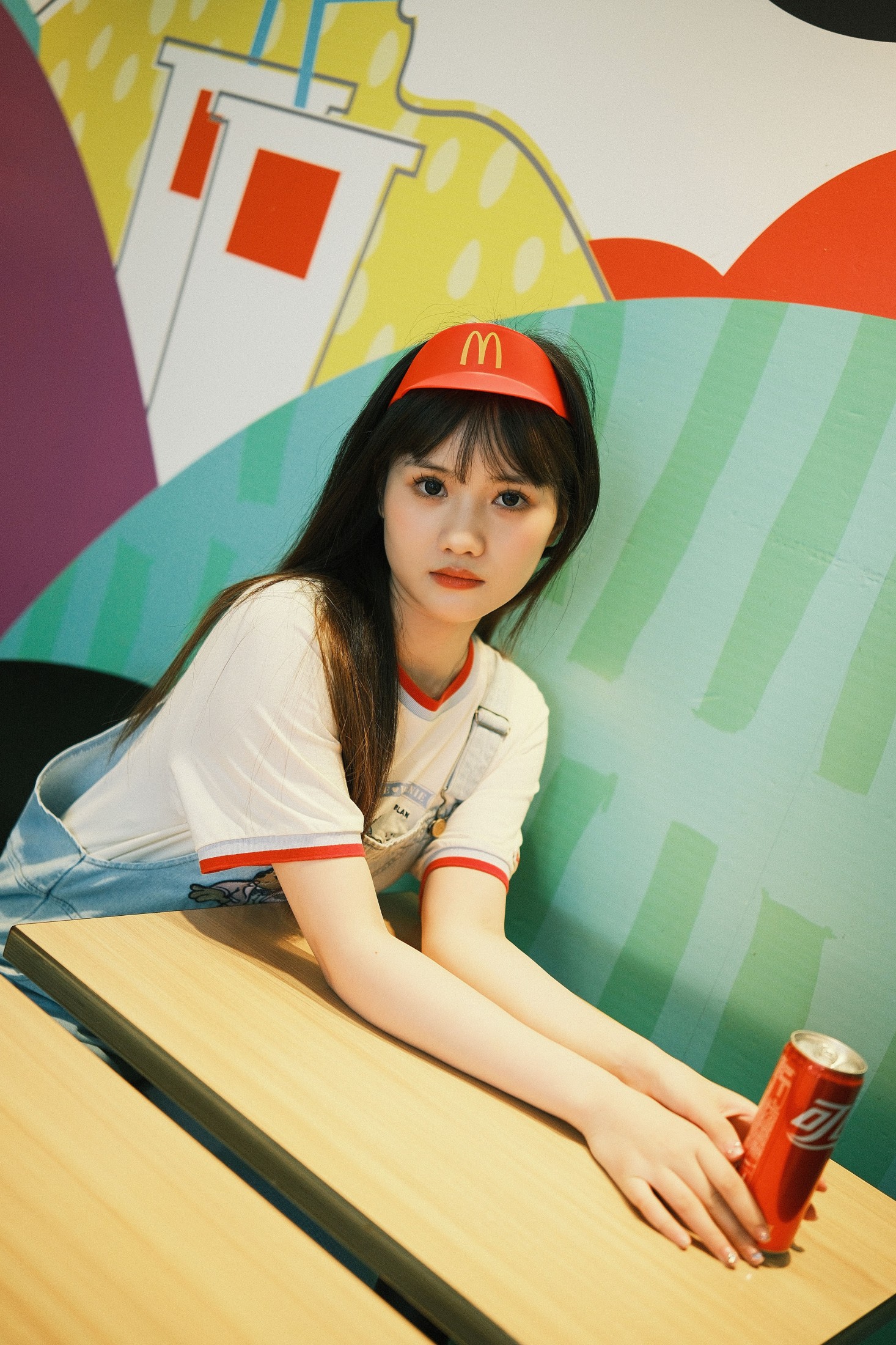 图片[5]-不许翘二郎腿 – 《麦当劳女孩》[23P]-COS写真在线网