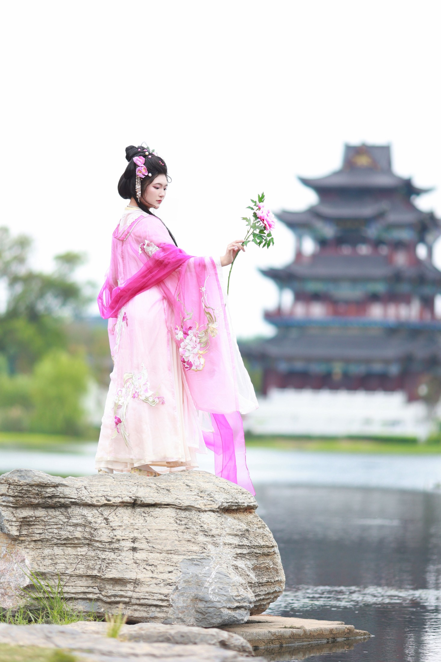 图片[3]-KaiLin酱 – 《湖畔寻花》[33P]-COS写真在线网