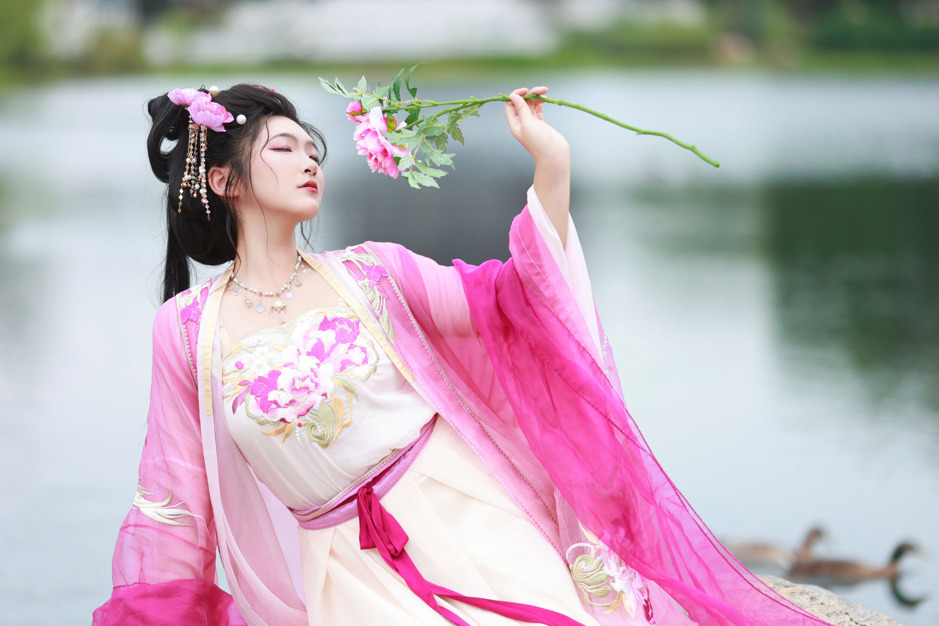图片[6]-KaiLin酱 – 《湖畔寻花》[33P]-COS写真在线网