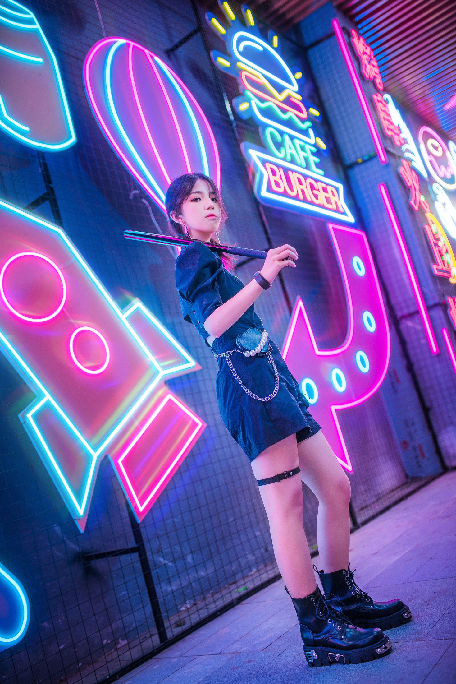 图片[3]-昼桃 – 《迷于霓虹》[32P]-COS写真在线网