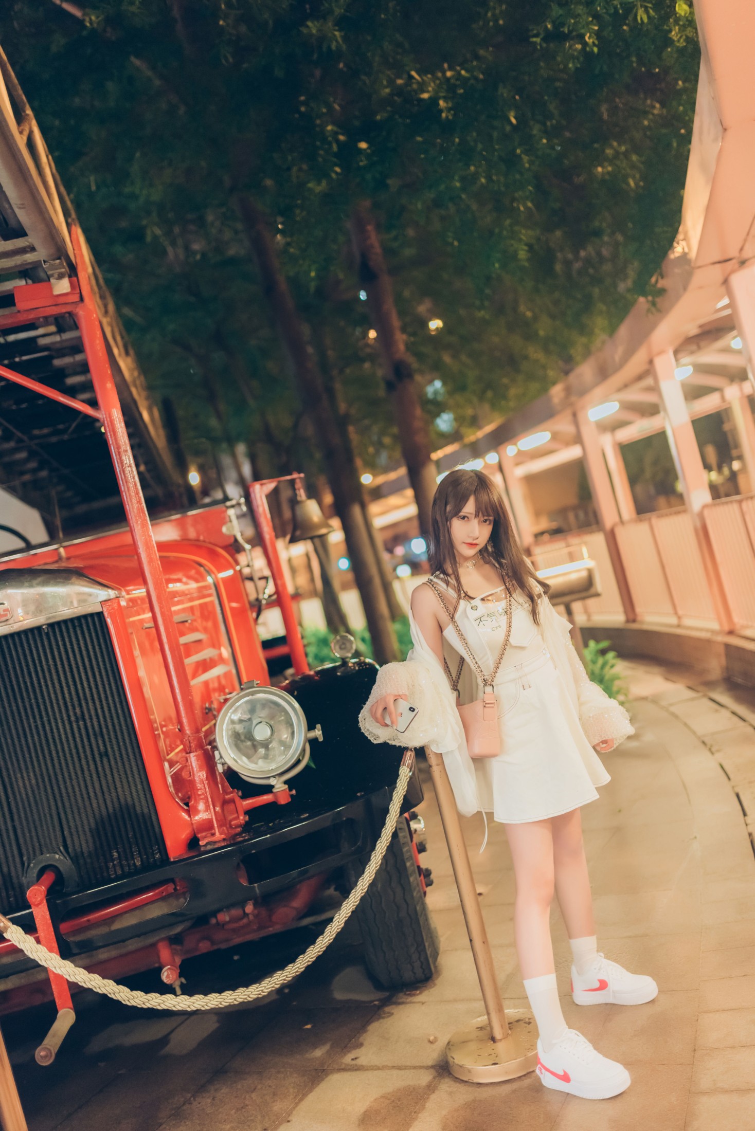 图片[3]-希希呐 – 《夜逛香港》[22P]-COS写真在线网