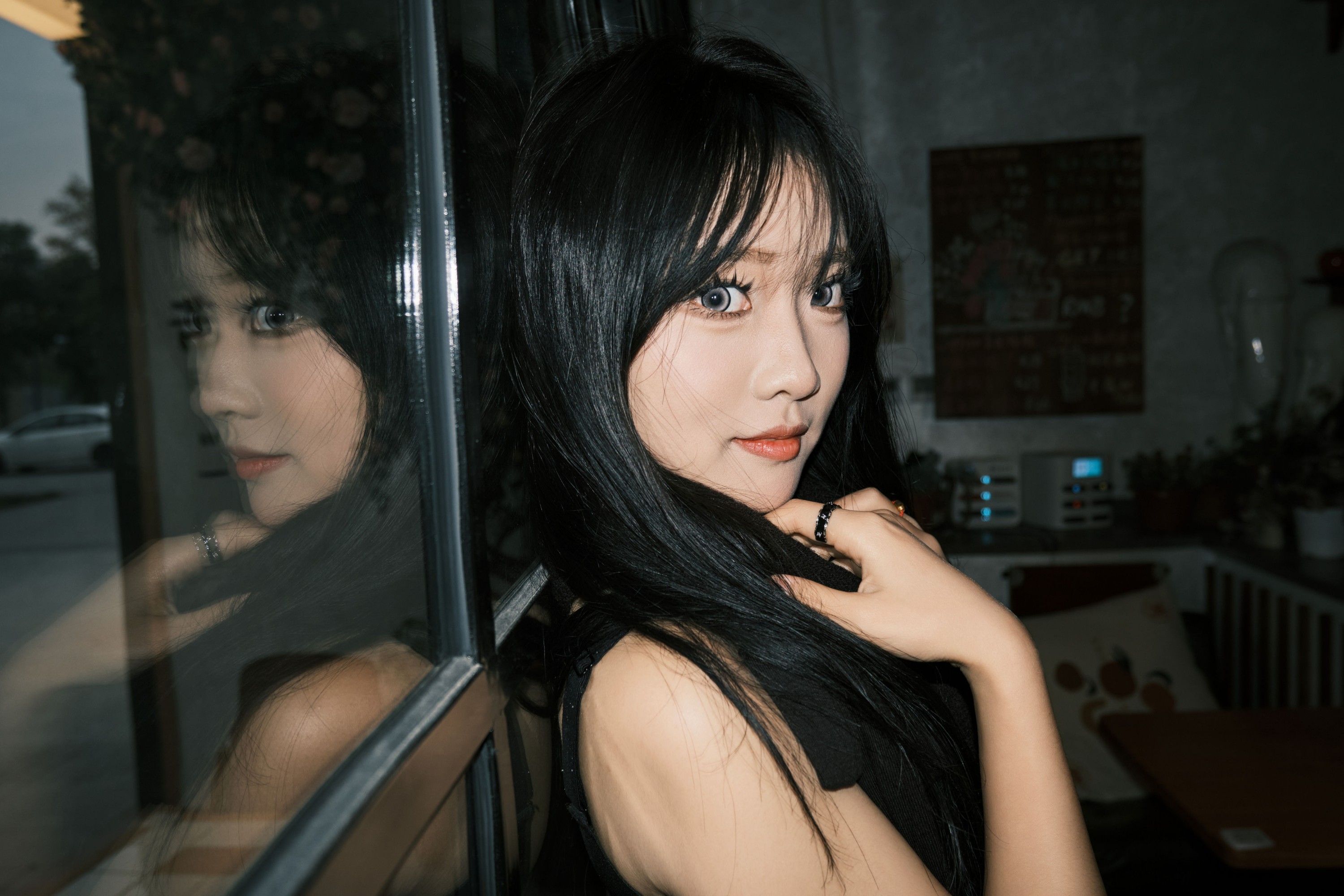 图片[4]-小猫 – 《咖啡馆拍照》[24P]-COS写真在线网