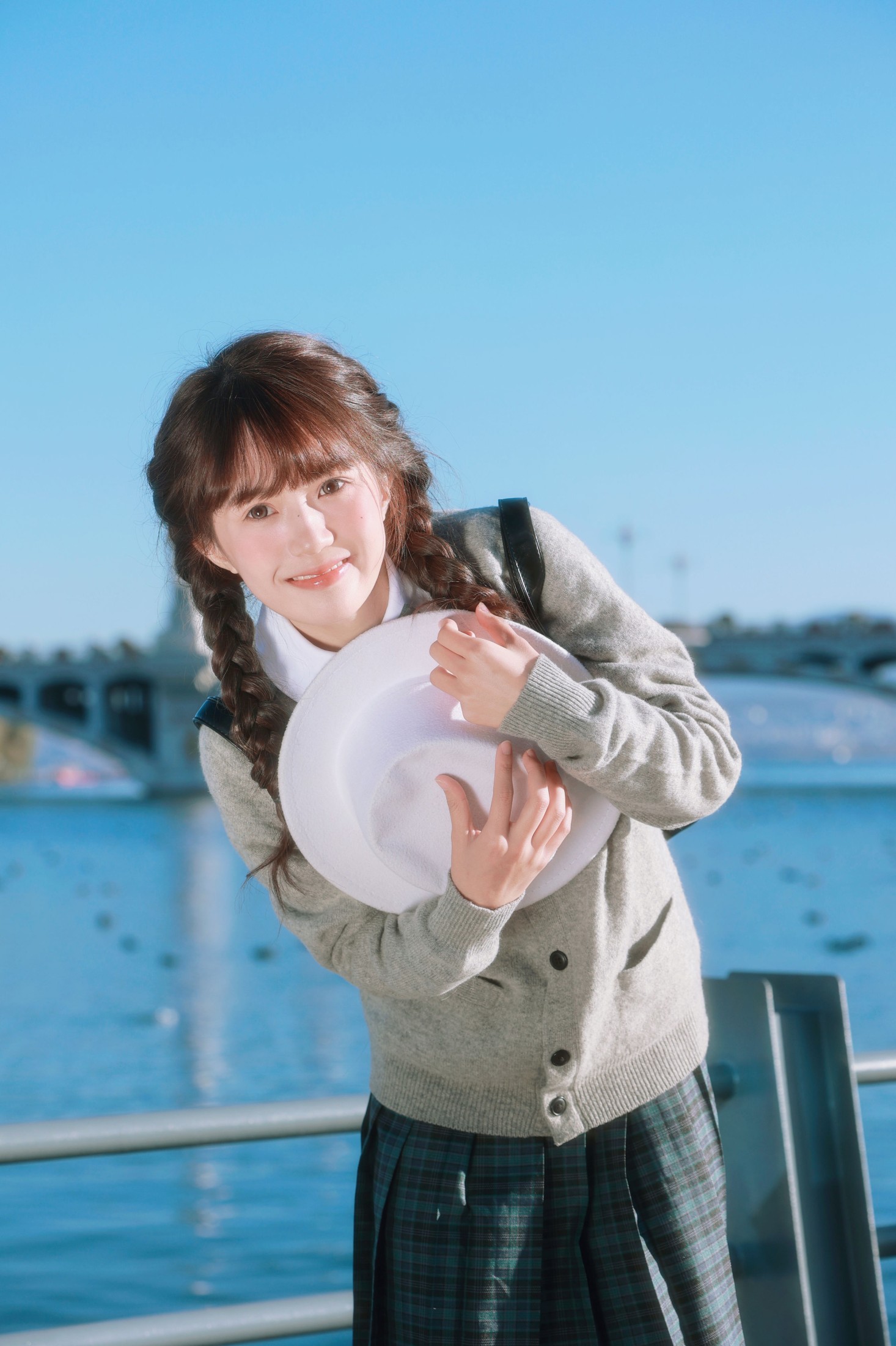 图片[4]-阿悦哥哥 – 《自带氛围感的jk制服写真》[22P]-COS写真在线网