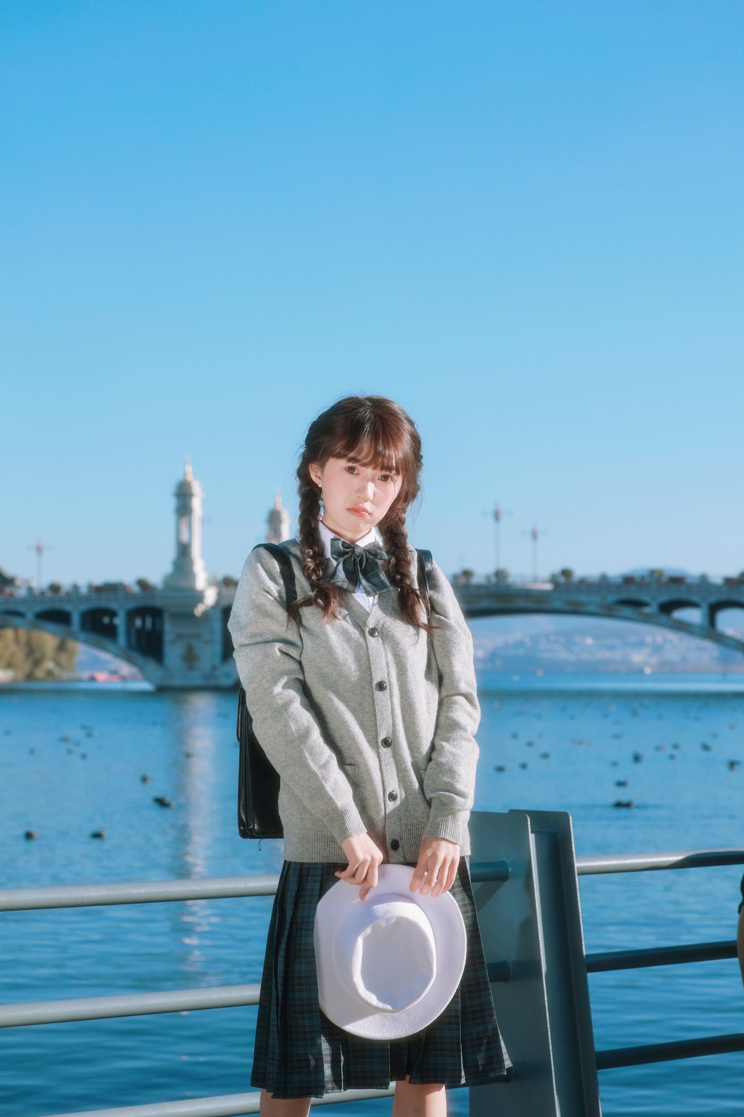 图片[3]-阿悦哥哥 – 《自带氛围感的jk制服写真》[22P]-COS写真在线网