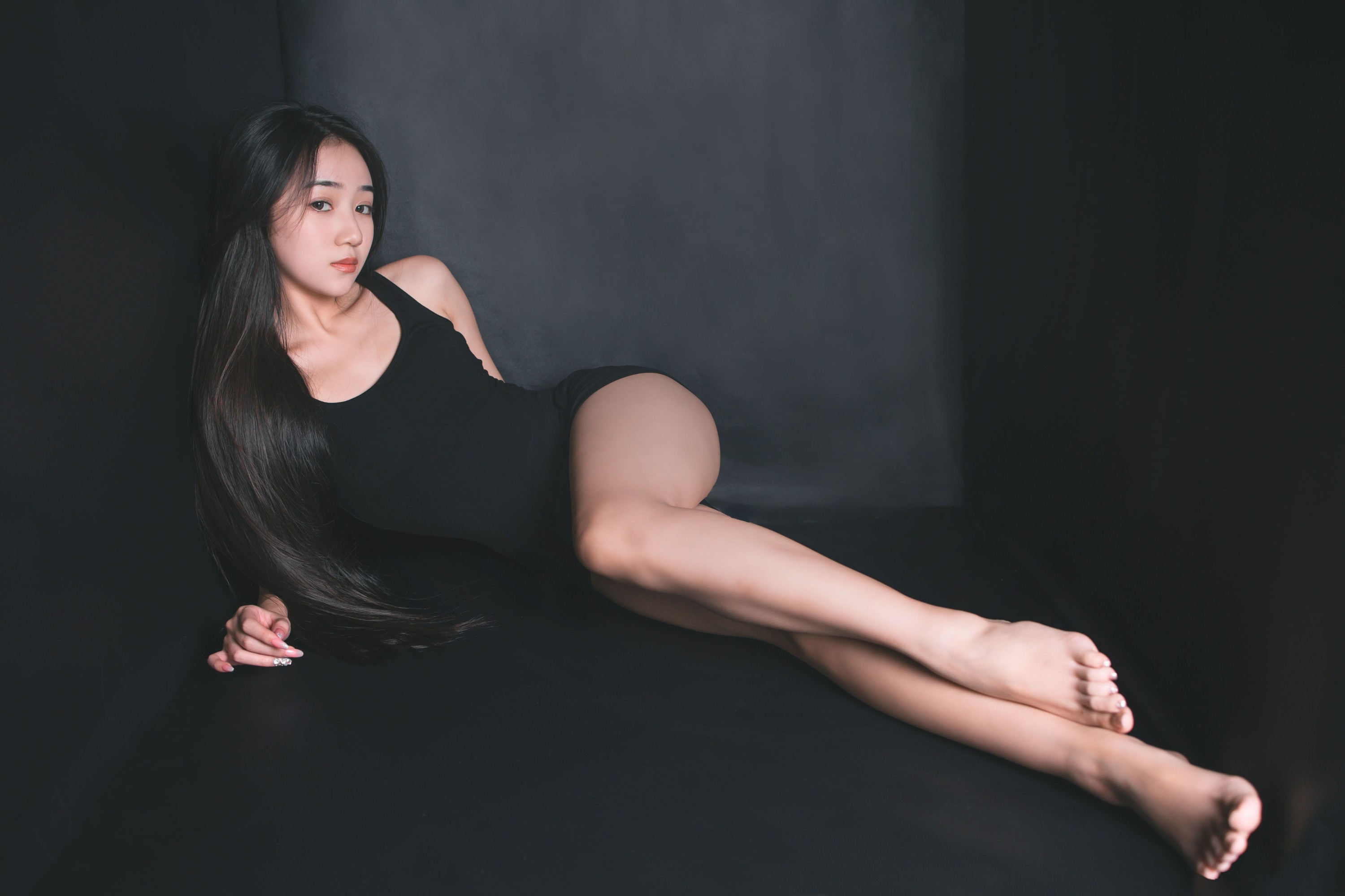 图片[4]-四月羊大冒险 – 《黑》[20P]-COS写真在线网