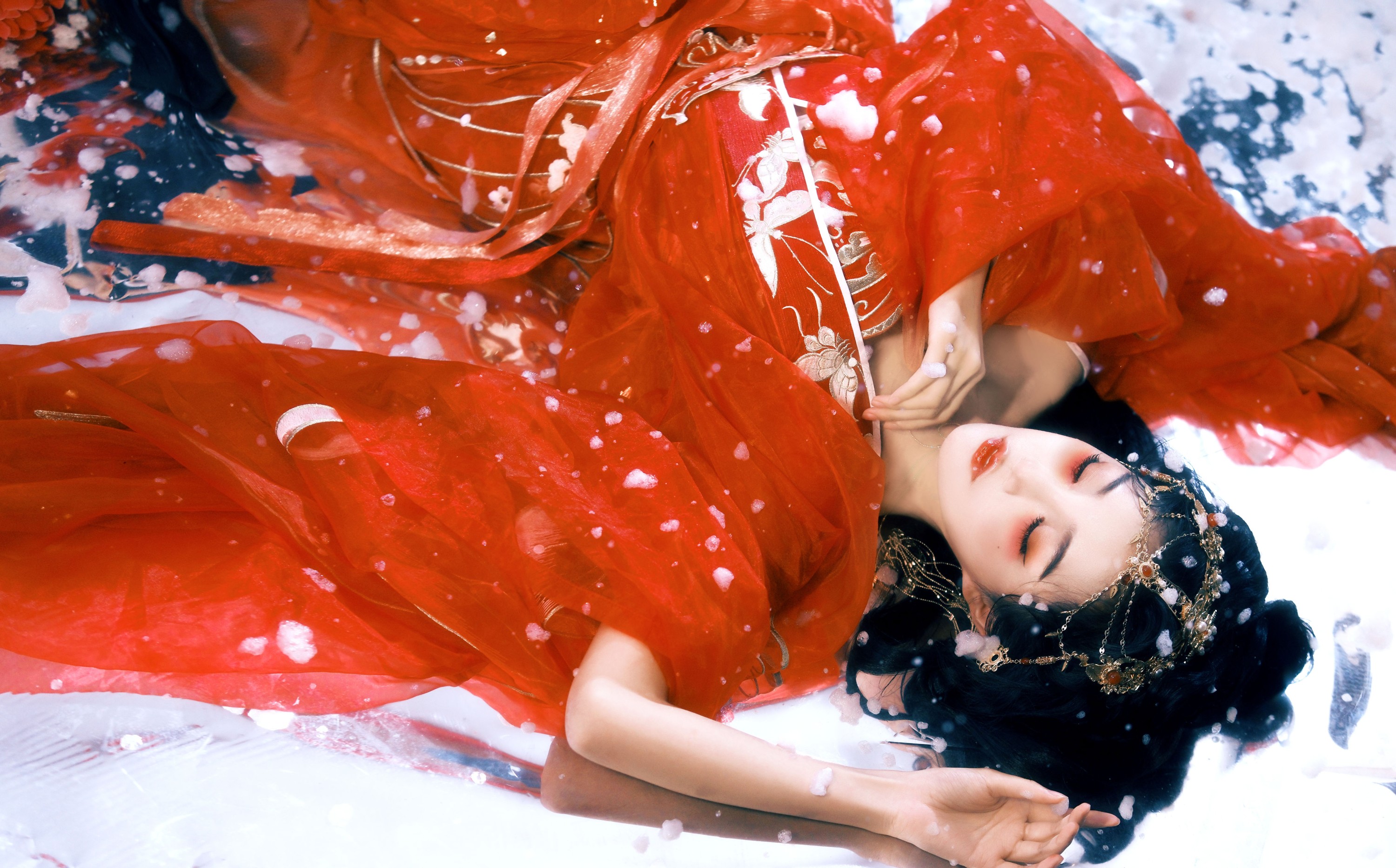 图片[5]-郭美林子 – 《雪中红衣》[21P]-COS写真在线网