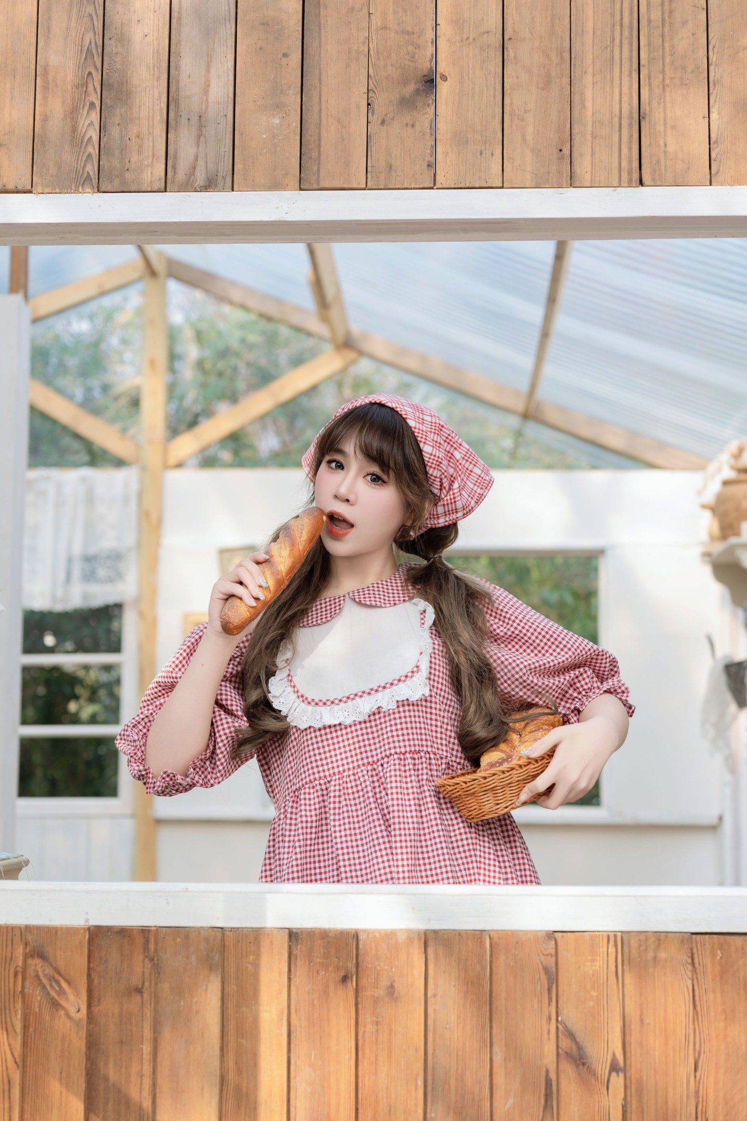 图片[3]-泡芙小方 – 《卖面包的小女孩》[28P]-COS写真在线网