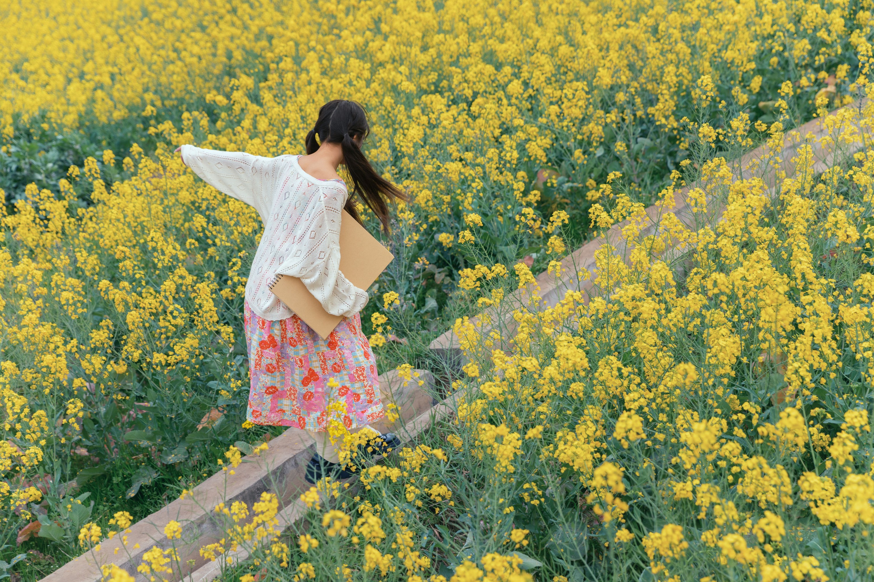 图片[3]-小杨带不动 – 《春日小画家》[34P]-COS写真在线网