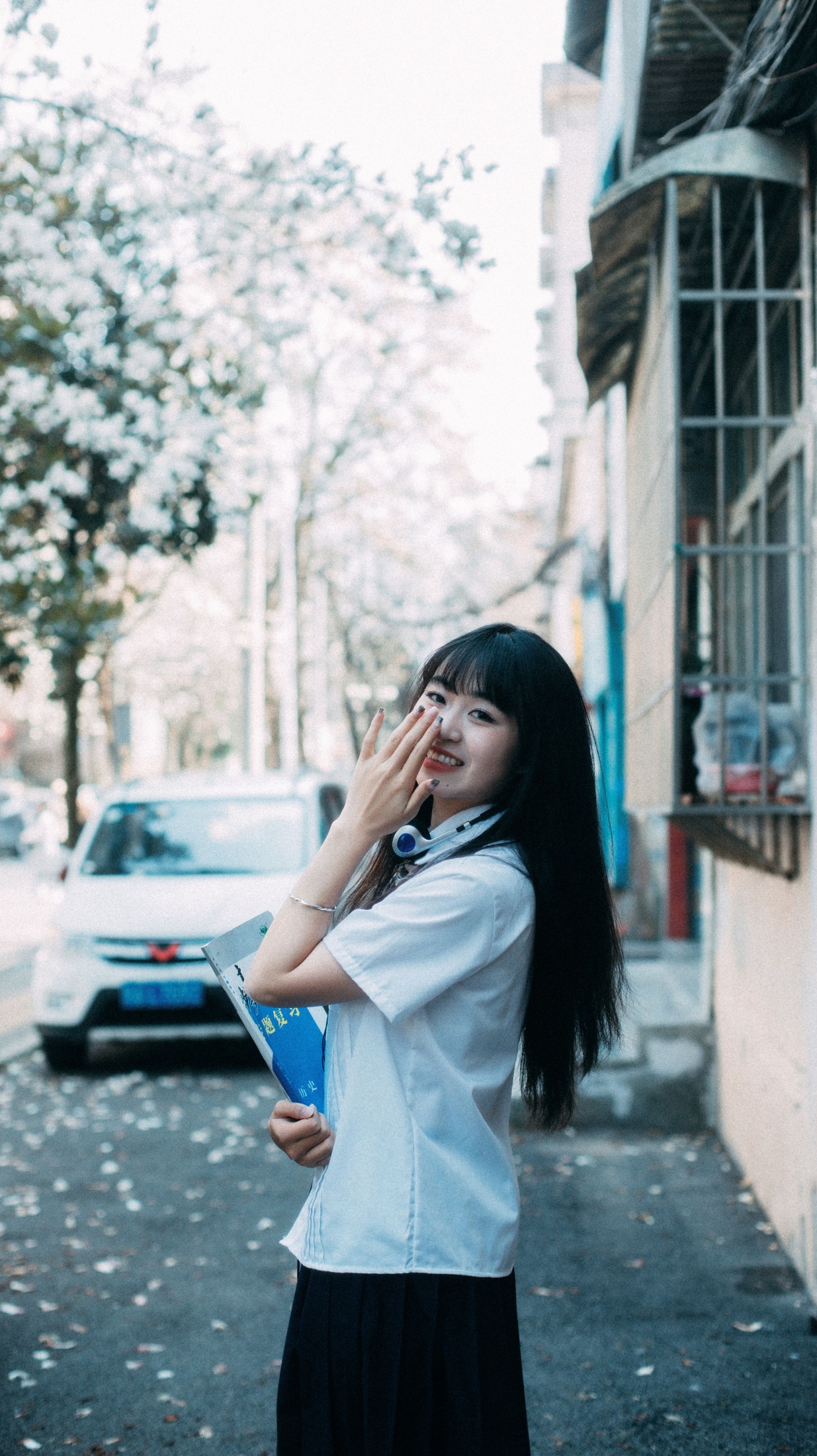 图片[3]-小熊维尼 – 《任然盛开的玉兰花街头》[23P]-COS写真在线网