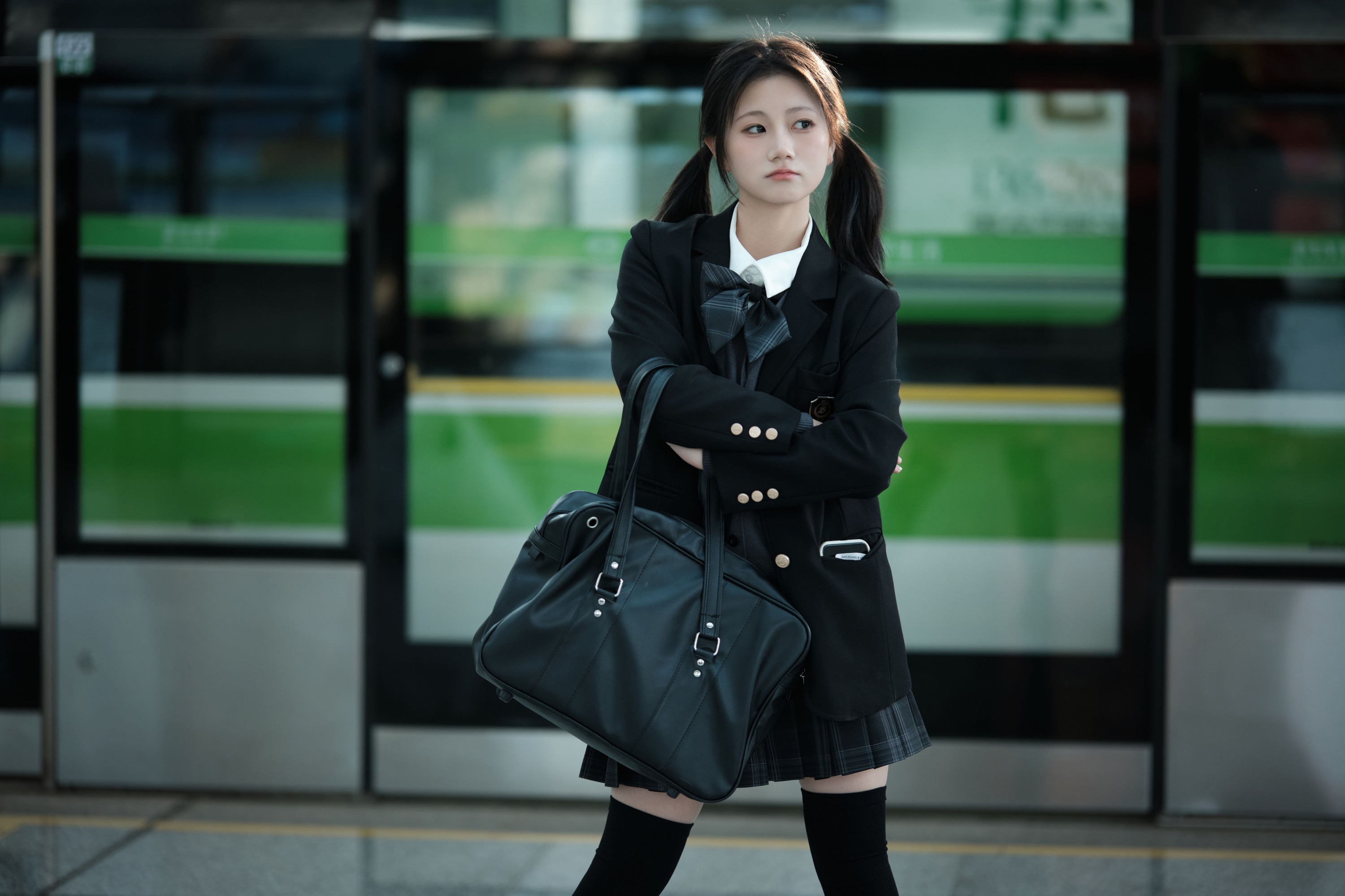 图片[3]-肉宋堡 – 《地铁女高》[25P]-COS写真在线网