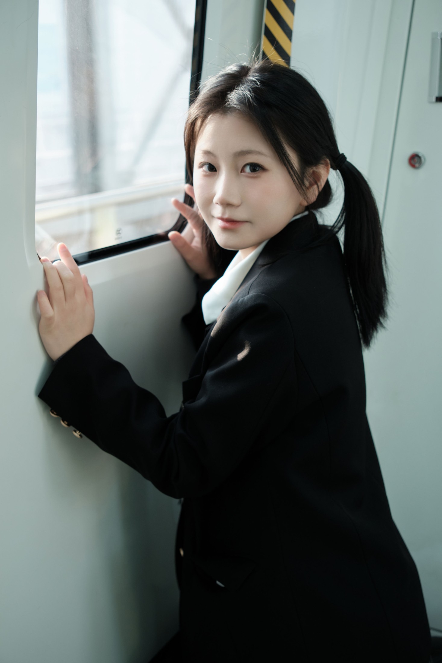 图片[5]-肉宋堡 – 《地铁女高》[25P]-COS写真在线网