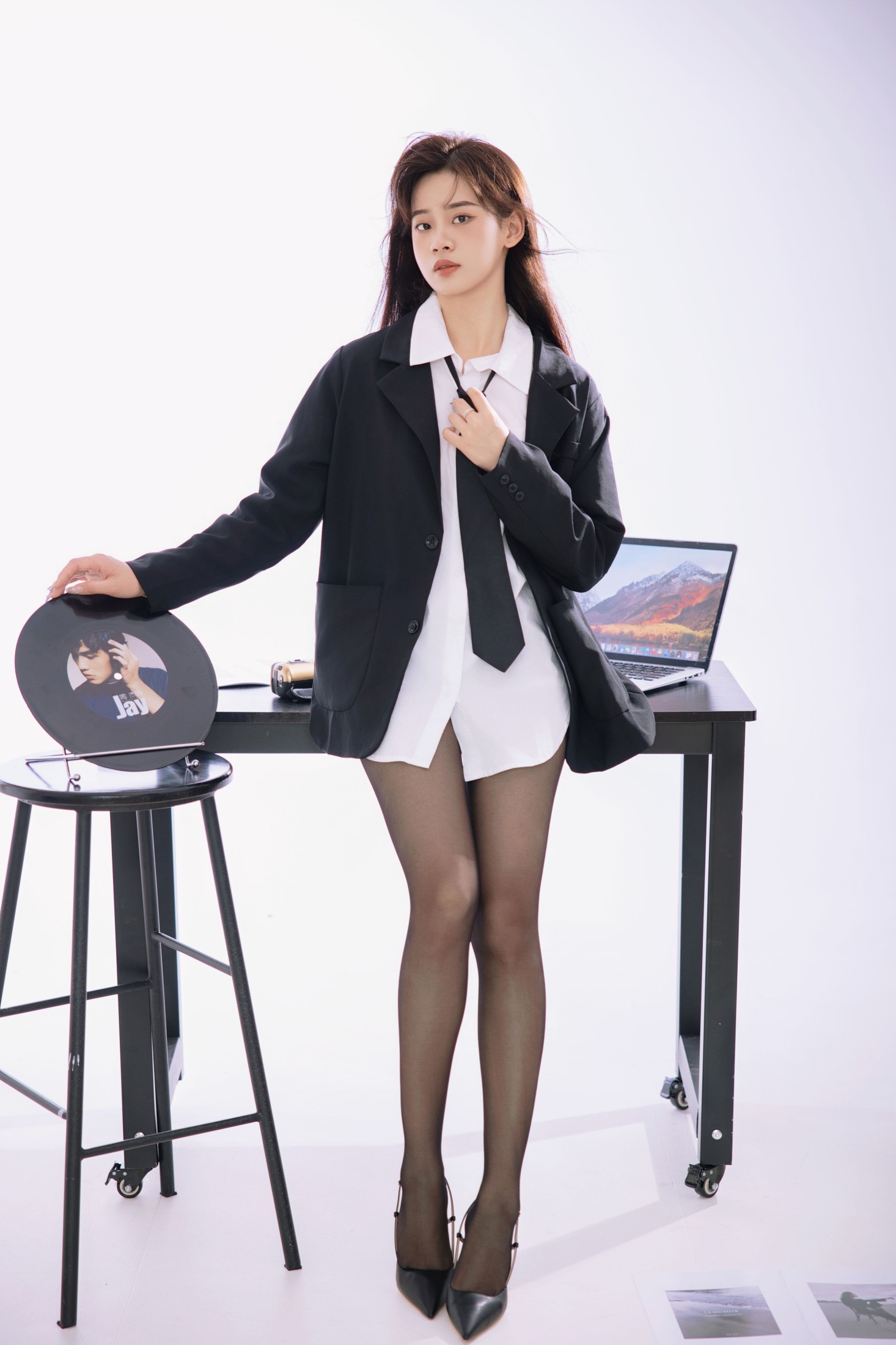 图片[3]-素素 – 《俏丽秘书》[24P]-COS写真在线网