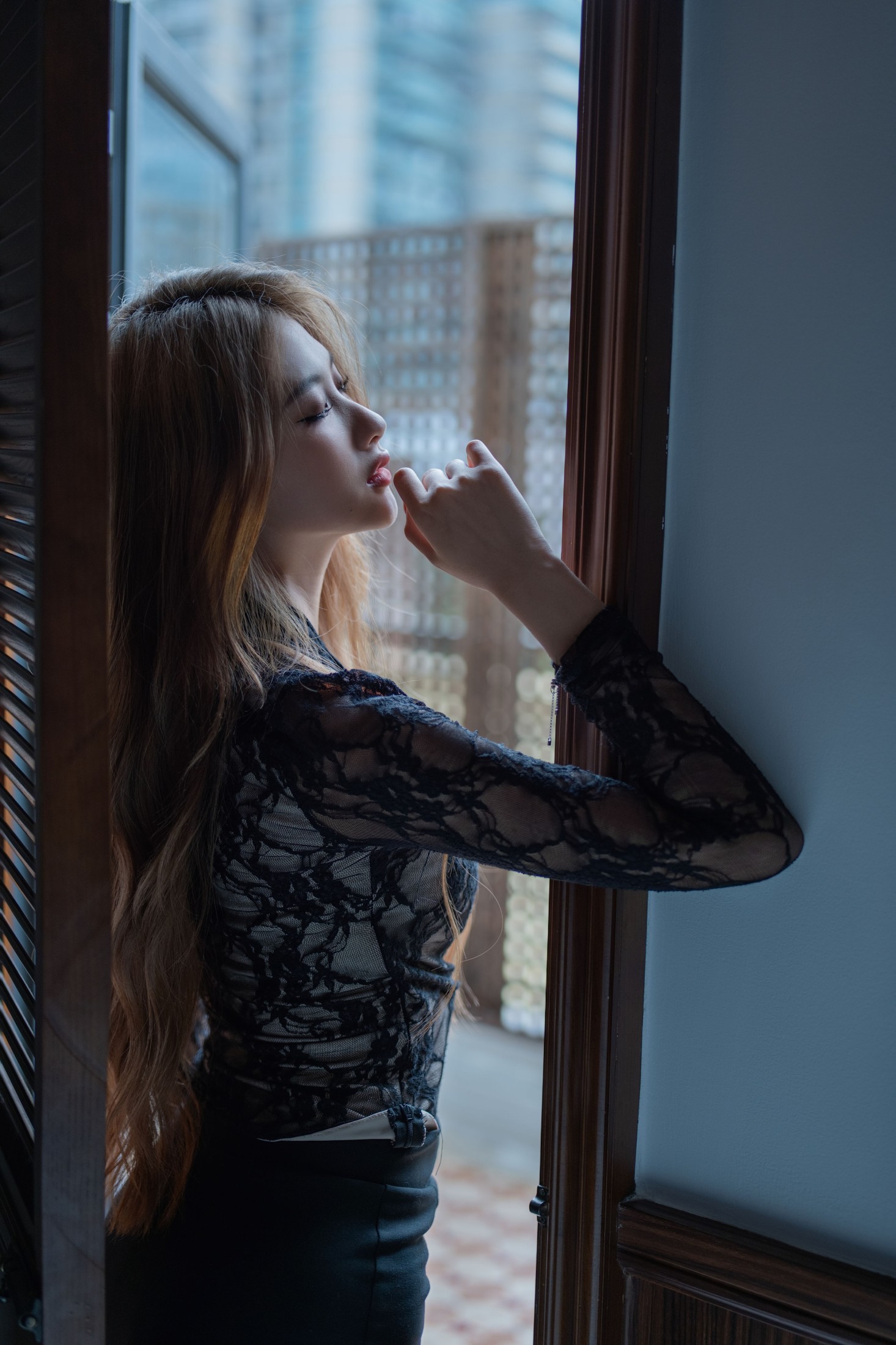 图片[5]-晓文 – 《光影交织的优雅》[28P]-COS写真在线网