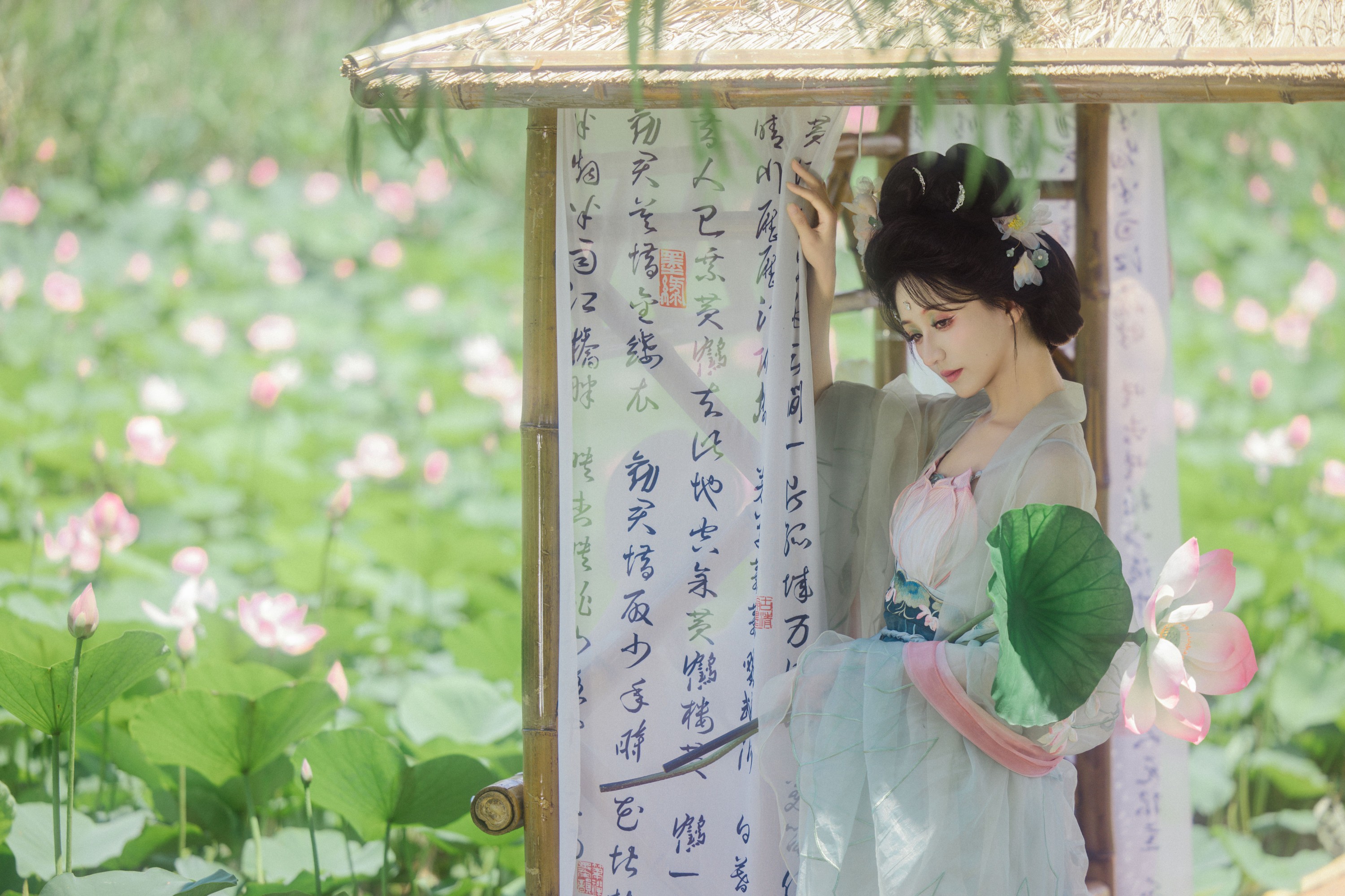 图片[5]-飘飘不吃草 – 《风吹荷花香》[34P]-COS写真在线网
