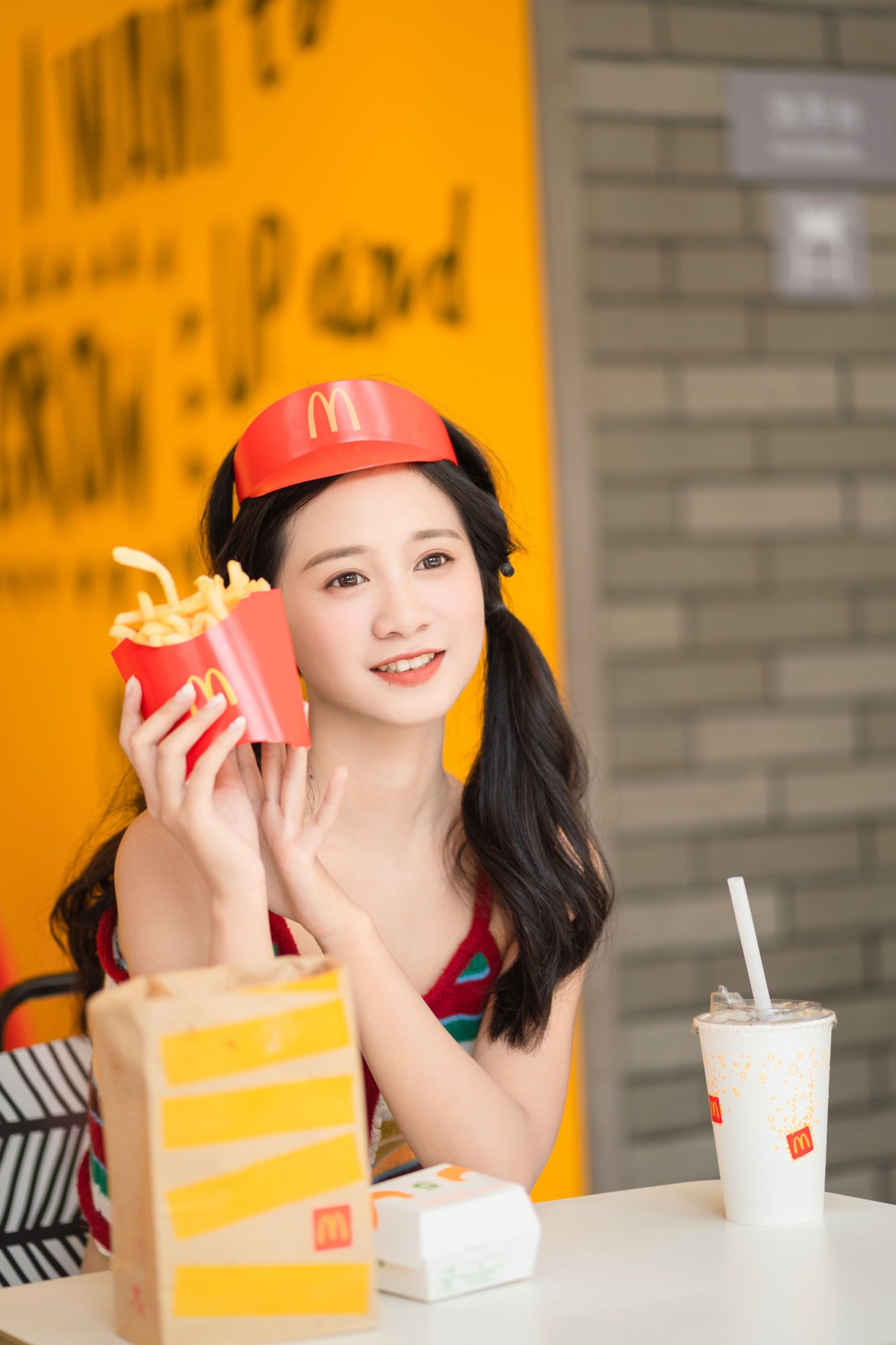 图片[5]-橙子舒 – 《今天是麦当劳女孩》[23P]-COS写真在线网