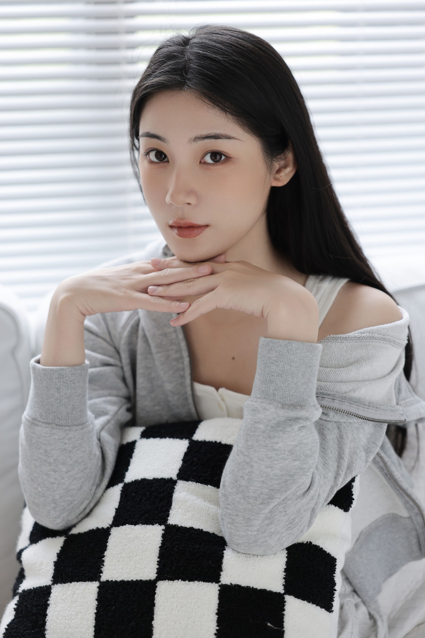 图片[3]-见南山 – 《白》[22P]-COS写真在线网