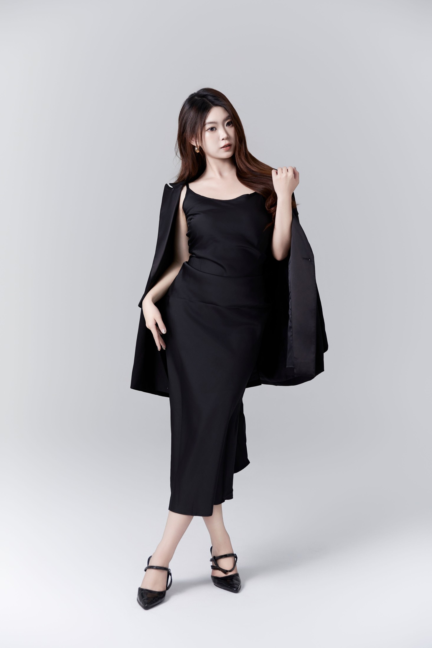 图片[4]-CARLEE是77呀 – 《黑色西装写真》[22P]-COS写真在线网