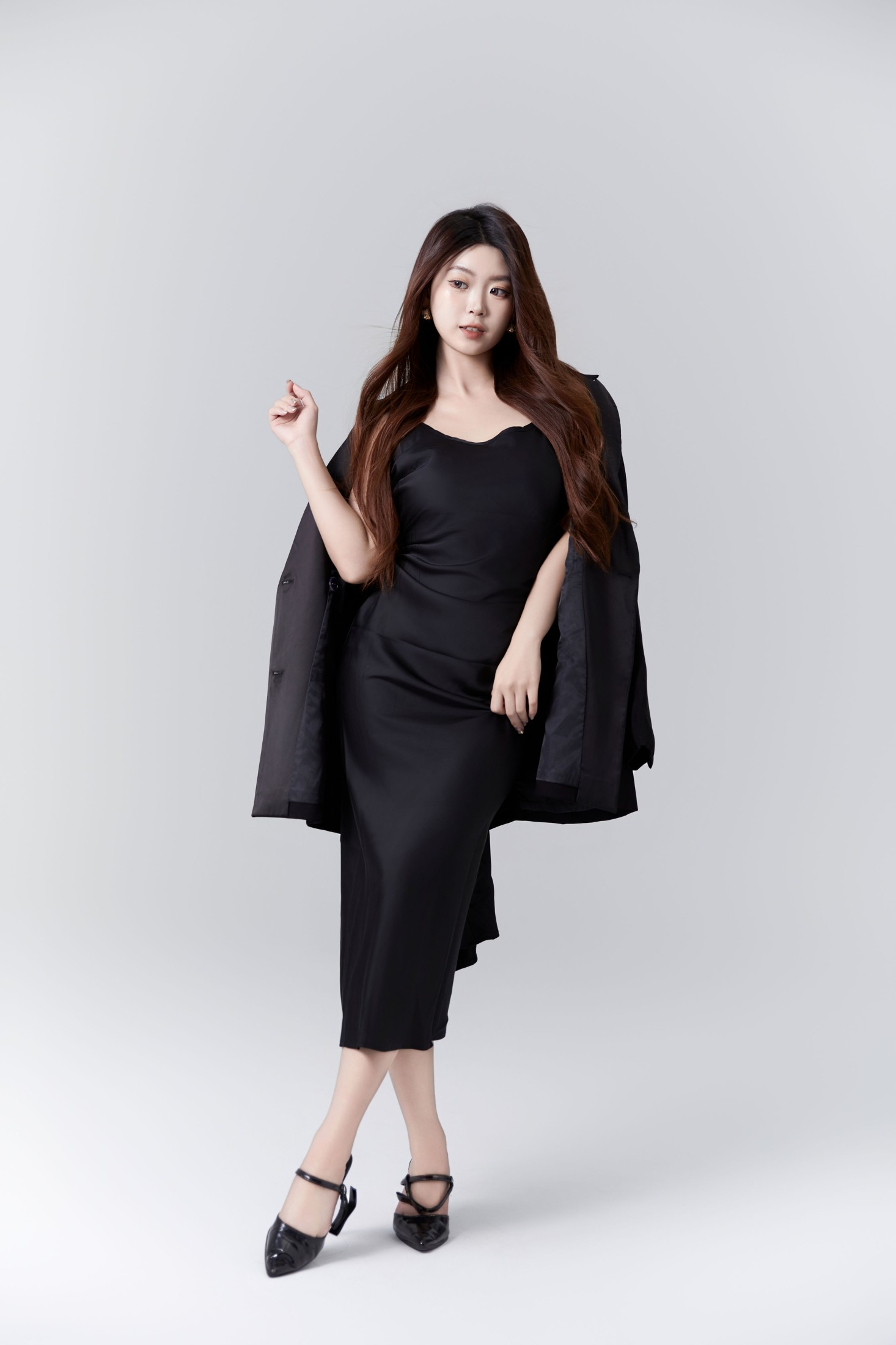 图片[5]-CARLEE是77呀 – 《黑色西装写真》[22P]-COS写真在线网