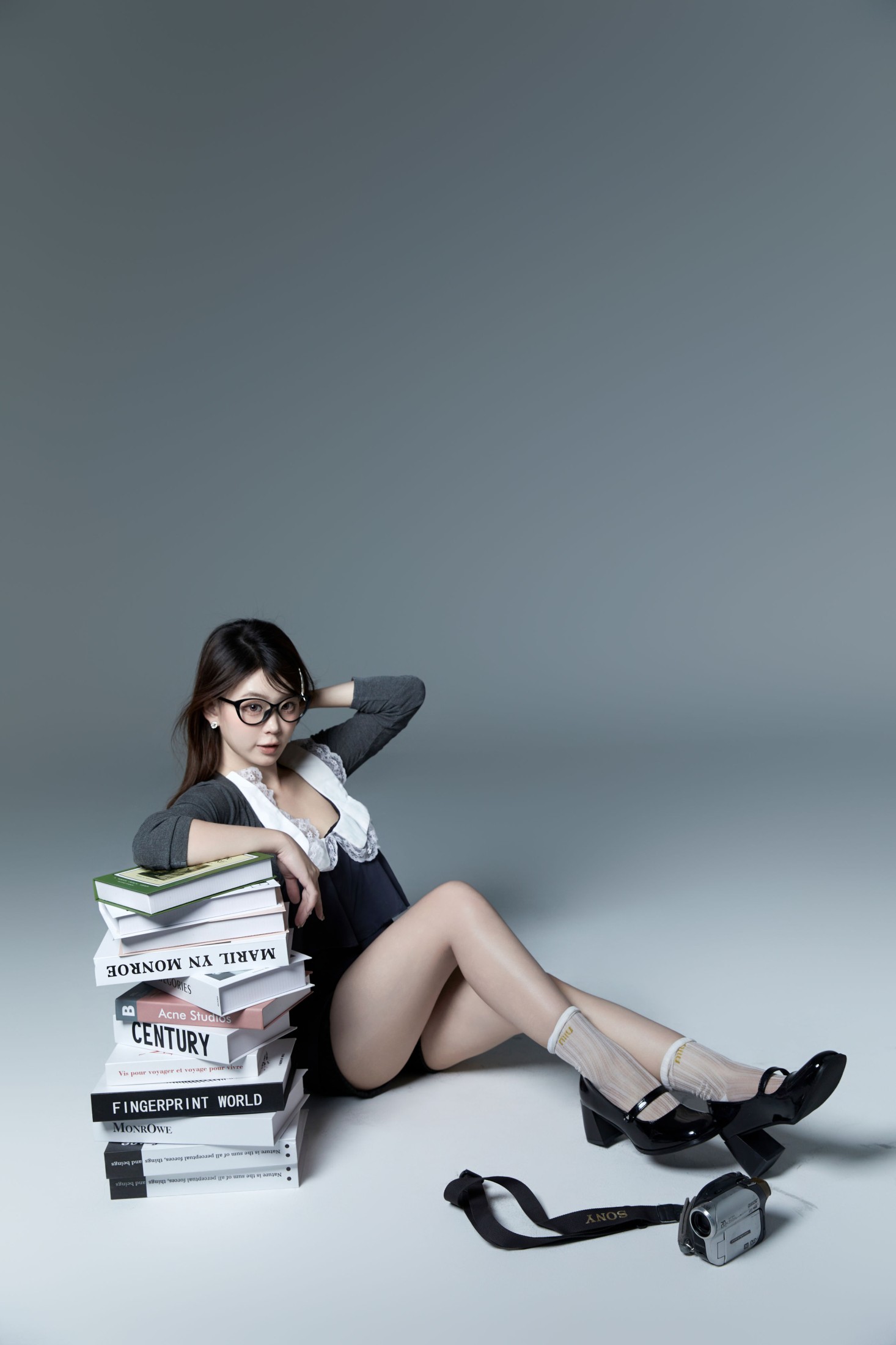 图片[6]-CARLEE是77呀 – 《miumiu女孩》[26P]-COS写真在线网