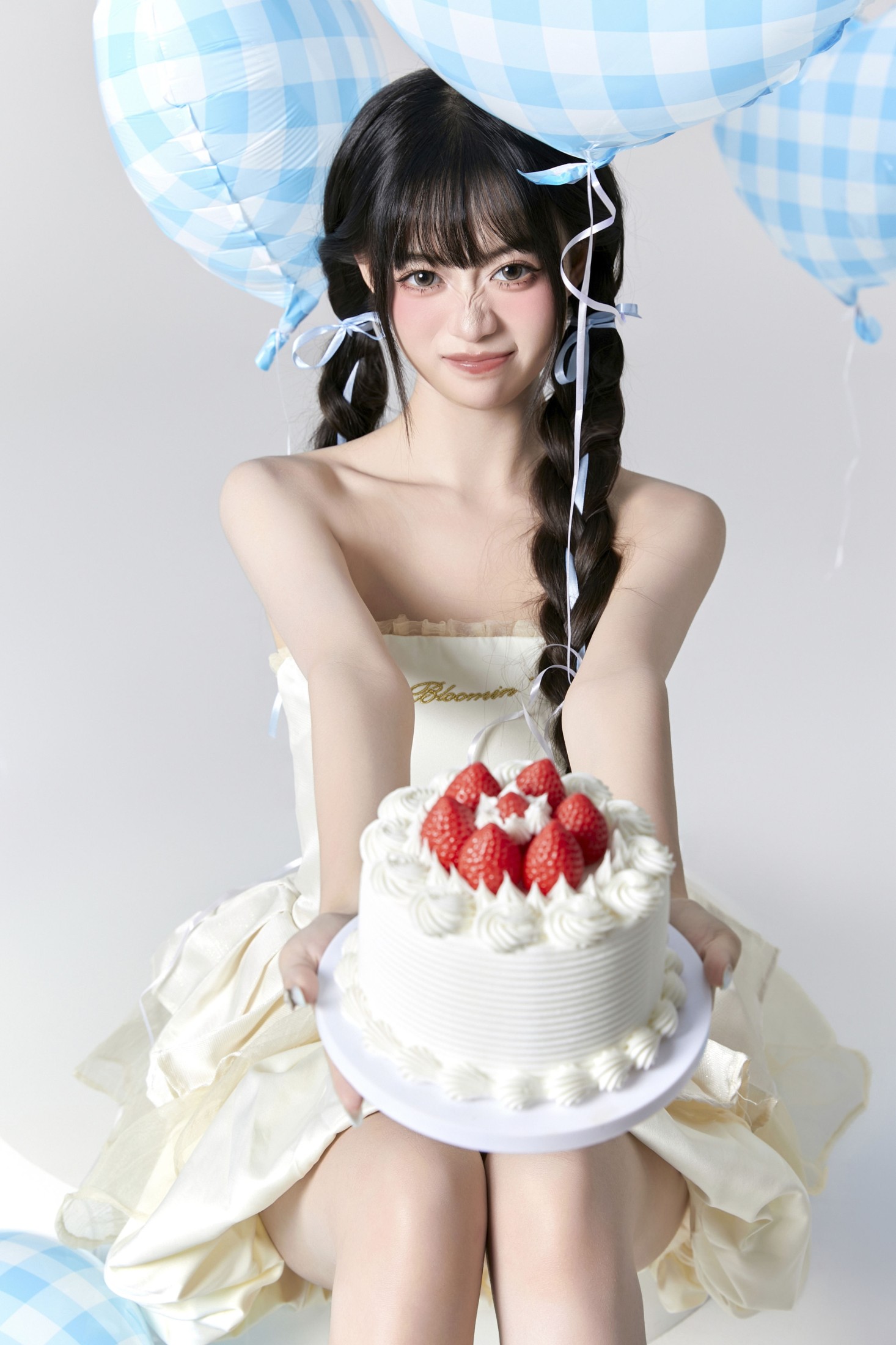 图片[5]-菠萝包 – 《蓝色气球生日写真》[27P]-COS写真在线网