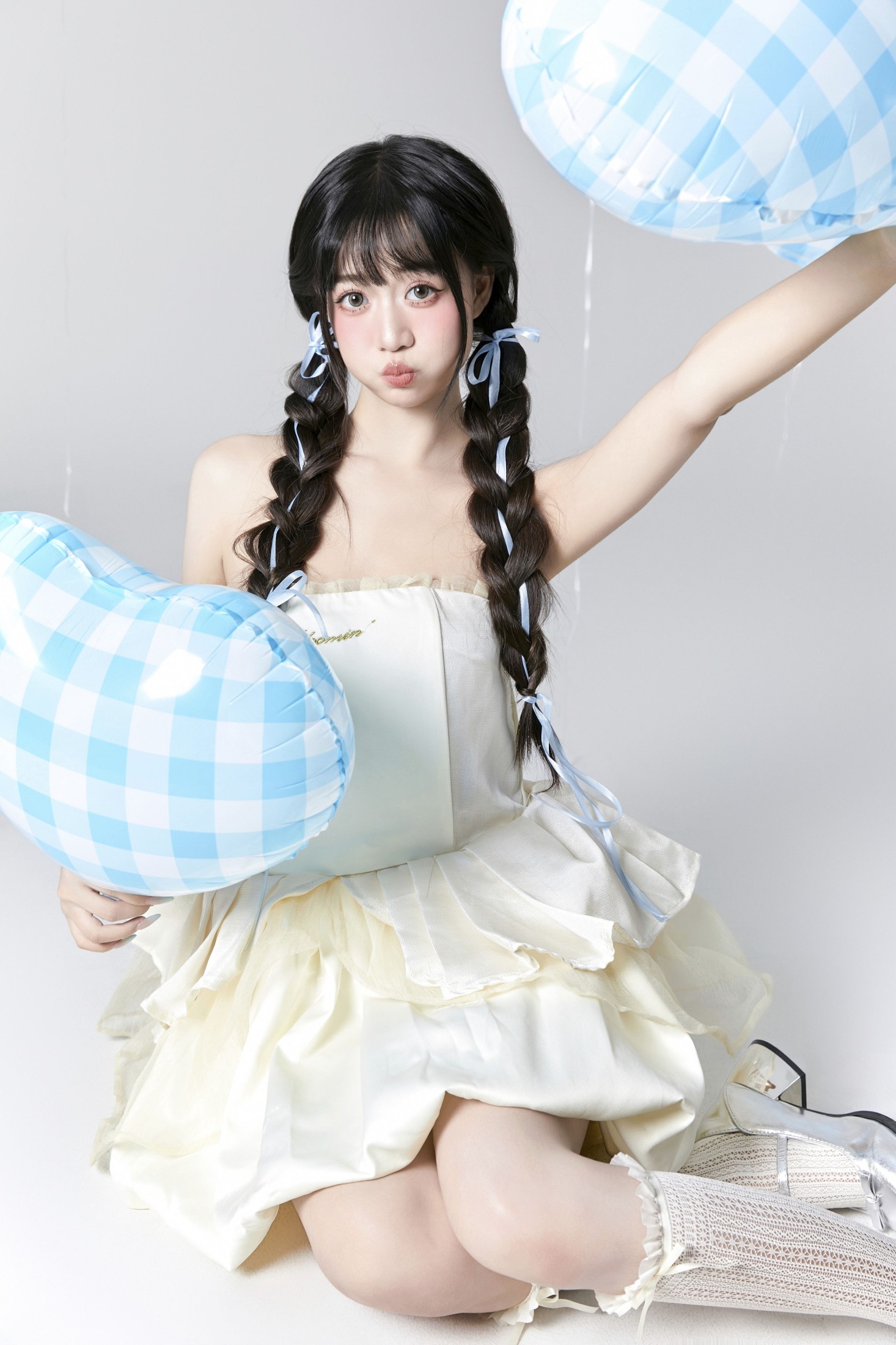 图片[6]-菠萝包 – 《蓝色气球生日写真》[27P]-COS写真在线网