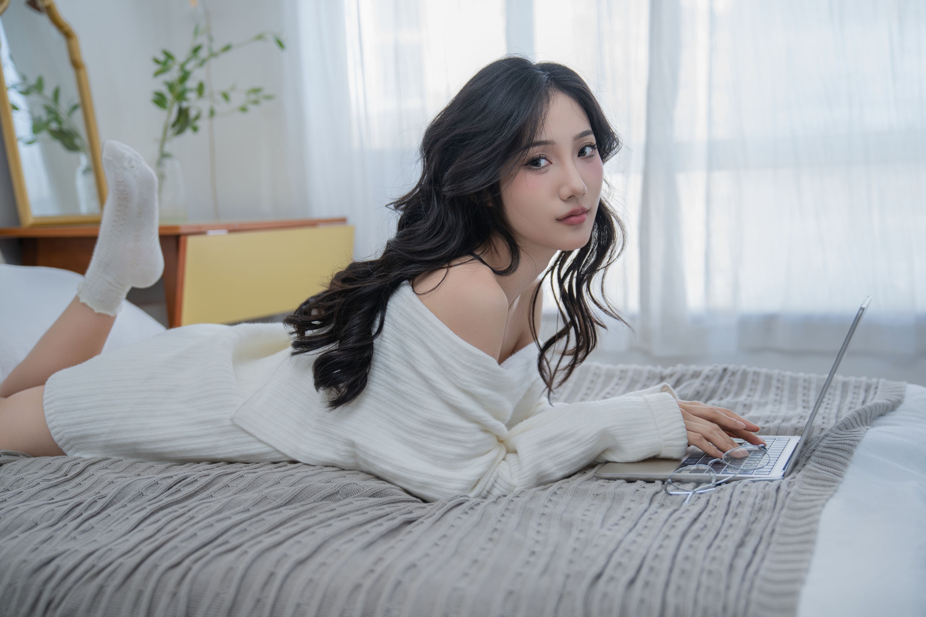图片[5]-o1ne万 – 《白色毛衣》[22P]-COS写真在线网