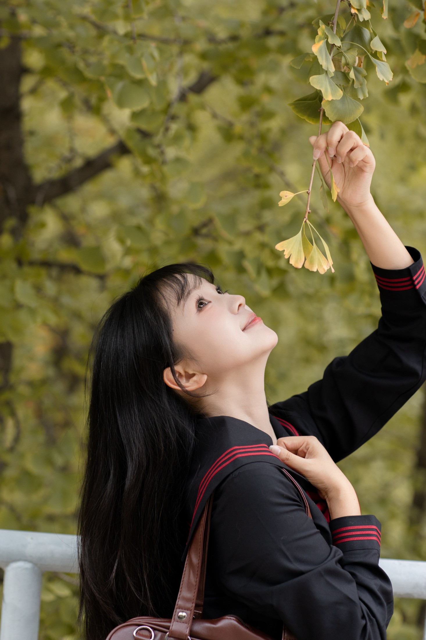 图片[3]-鱼泡泡 – 《树荫下的日系少女》[22P]-COS写真在线网