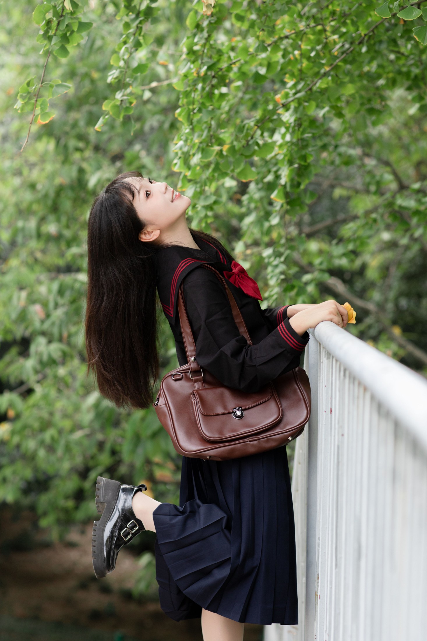 图片[4]-鱼泡泡 – 《树荫下的日系少女》[22P]-COS写真在线网