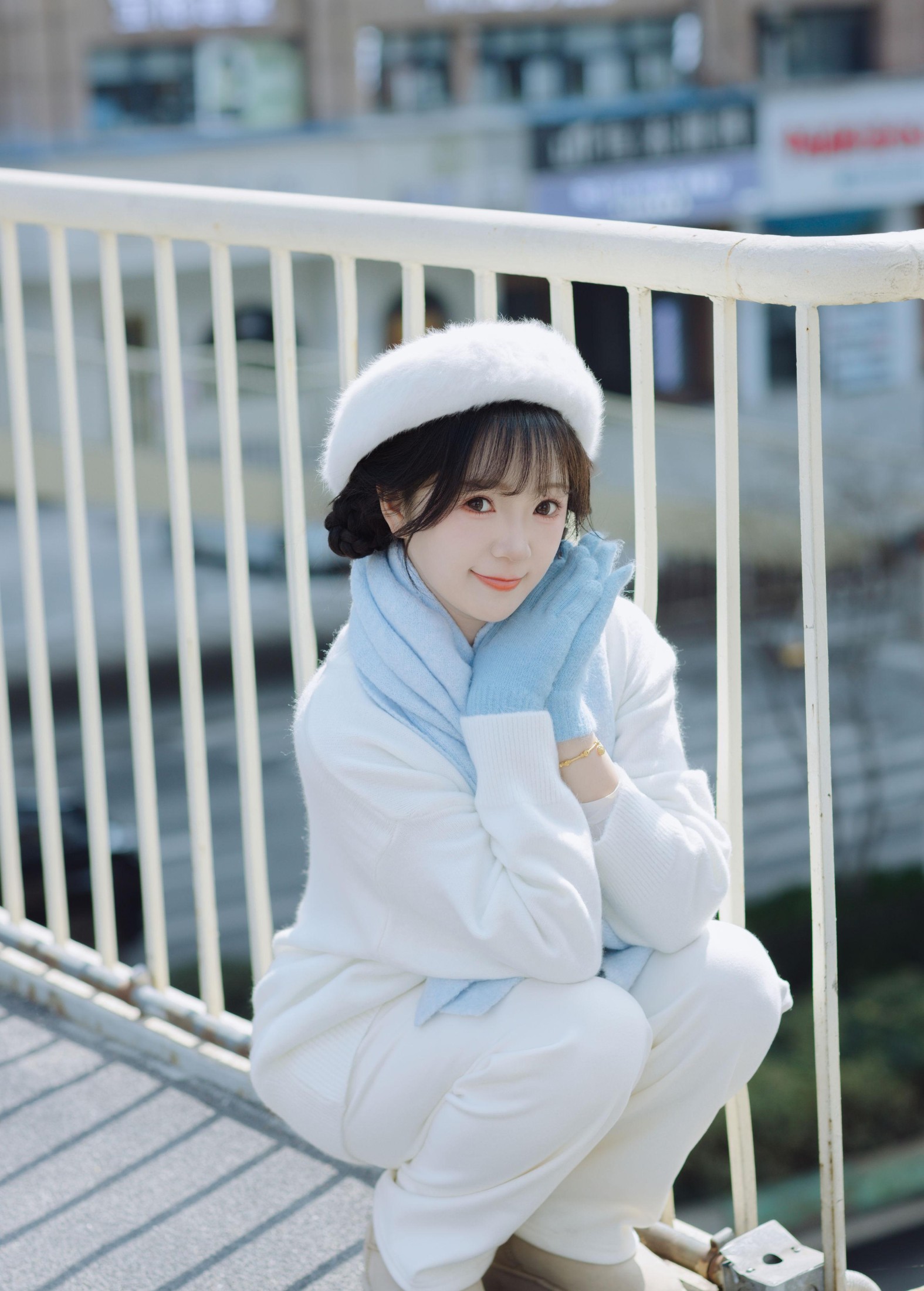 图片[2]-鱼泡泡 – 《天桥上的蓝色冬季》[20P]-COS写真在线网