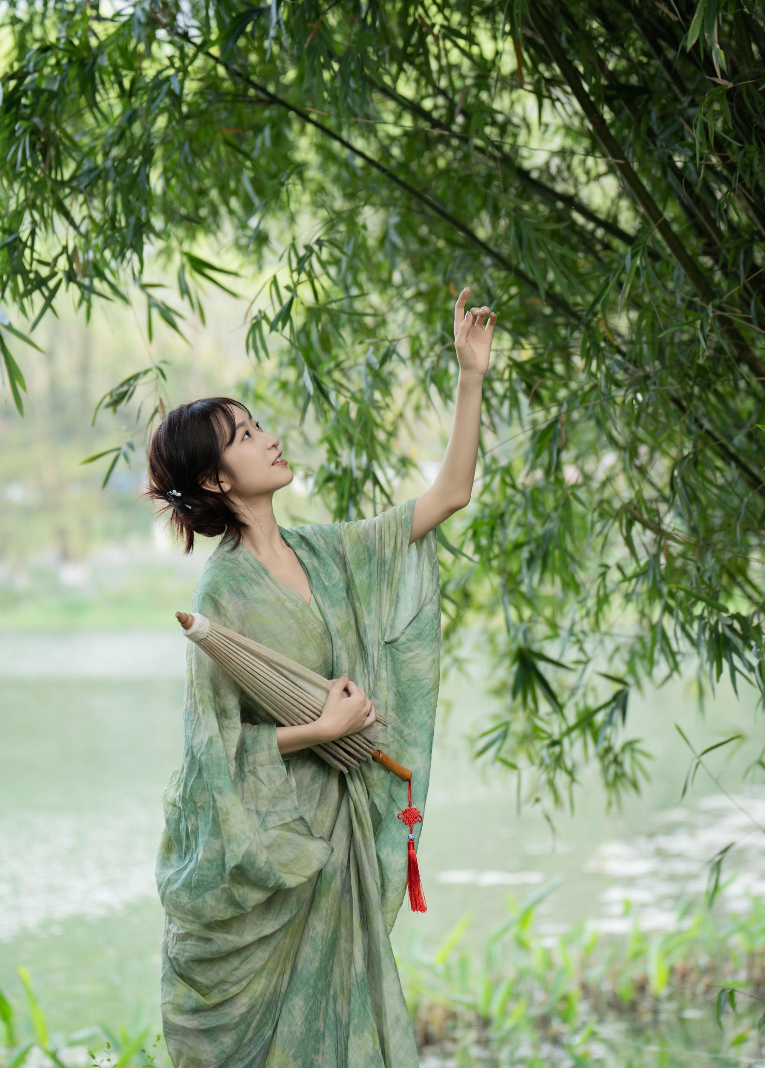图片[2]-小何 – 《清冷绿色系新中式》[20P]-COS写真在线网